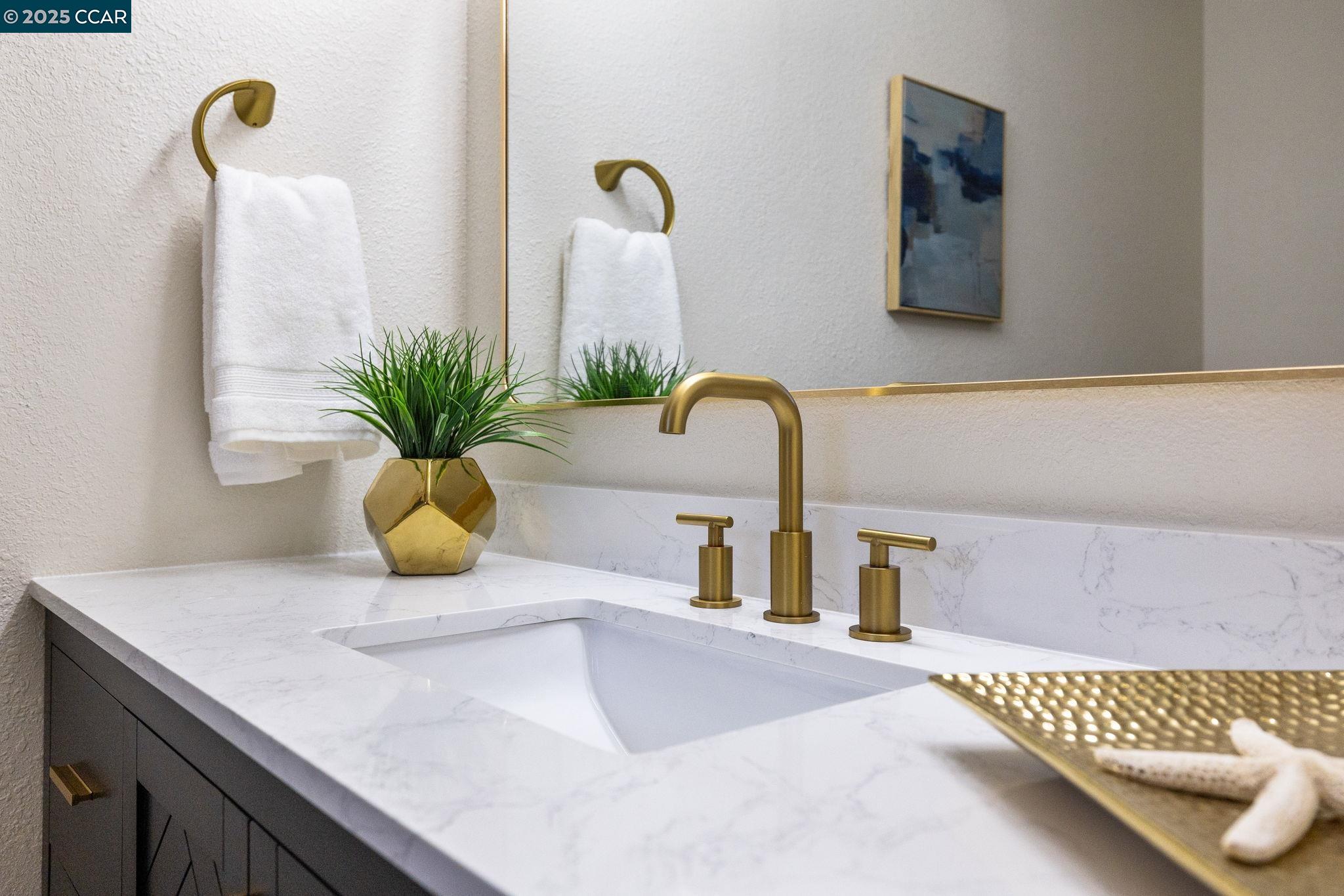 Detail Gallery Image 22 of 37 For 9 Glen Dr, Fairfax,  CA 94930 - 4 Beds | 2/1 Baths