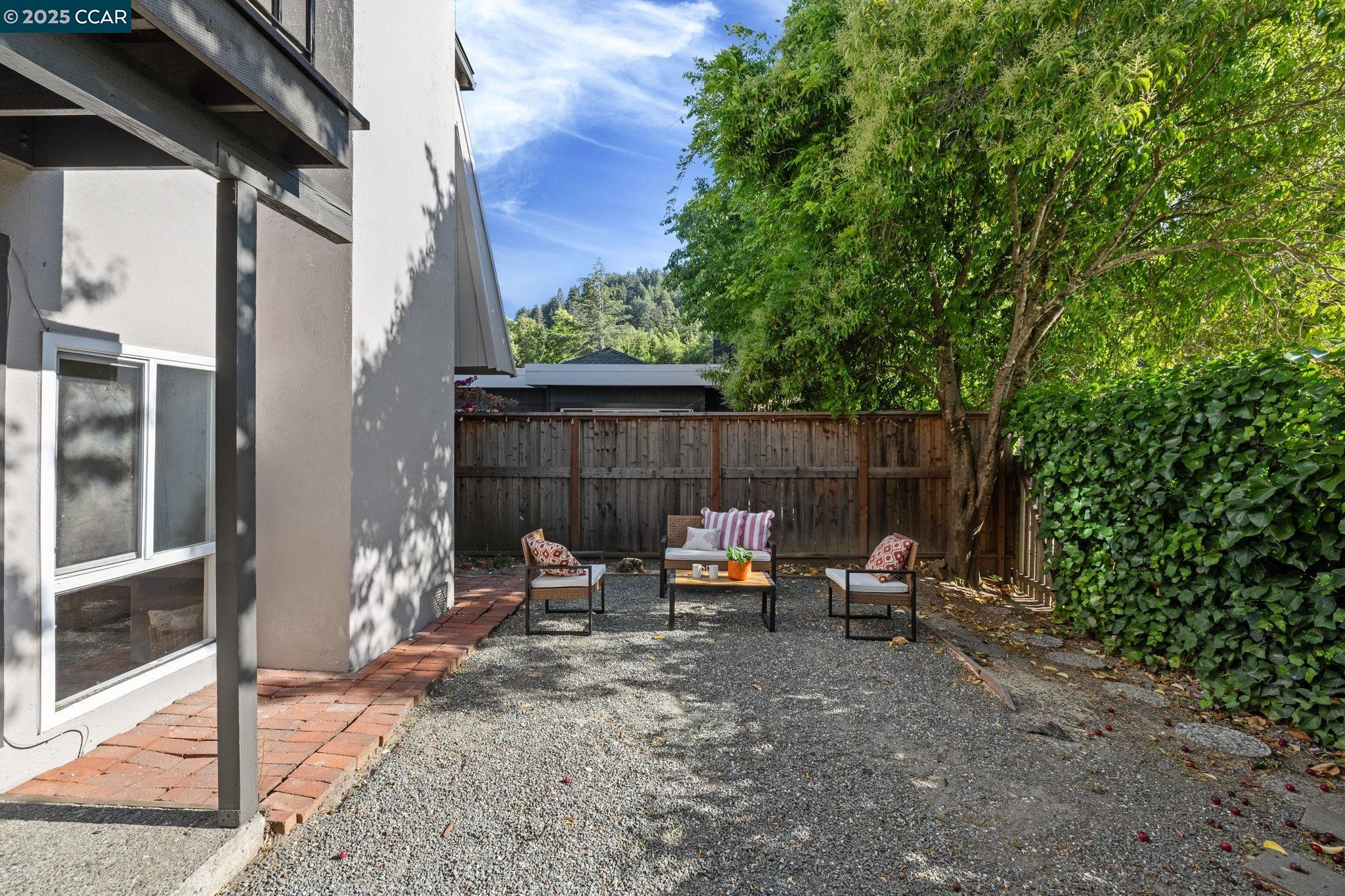 Detail Gallery Image 25 of 37 For 9 Glen Dr, Fairfax,  CA 94930 - 4 Beds | 2/1 Baths