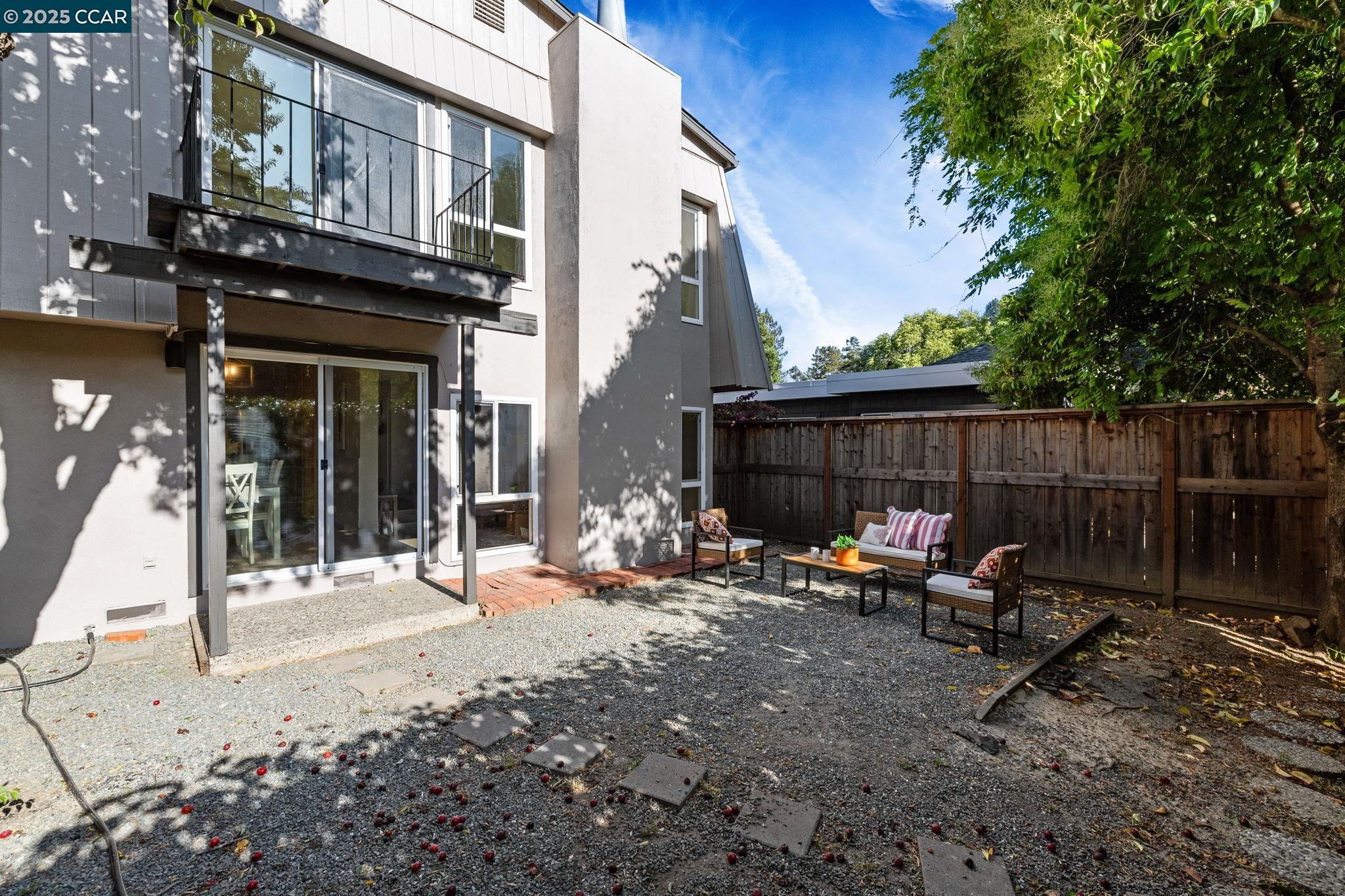 Detail Gallery Image 26 of 37 For 9 Glen Dr, Fairfax,  CA 94930 - 4 Beds | 2/1 Baths