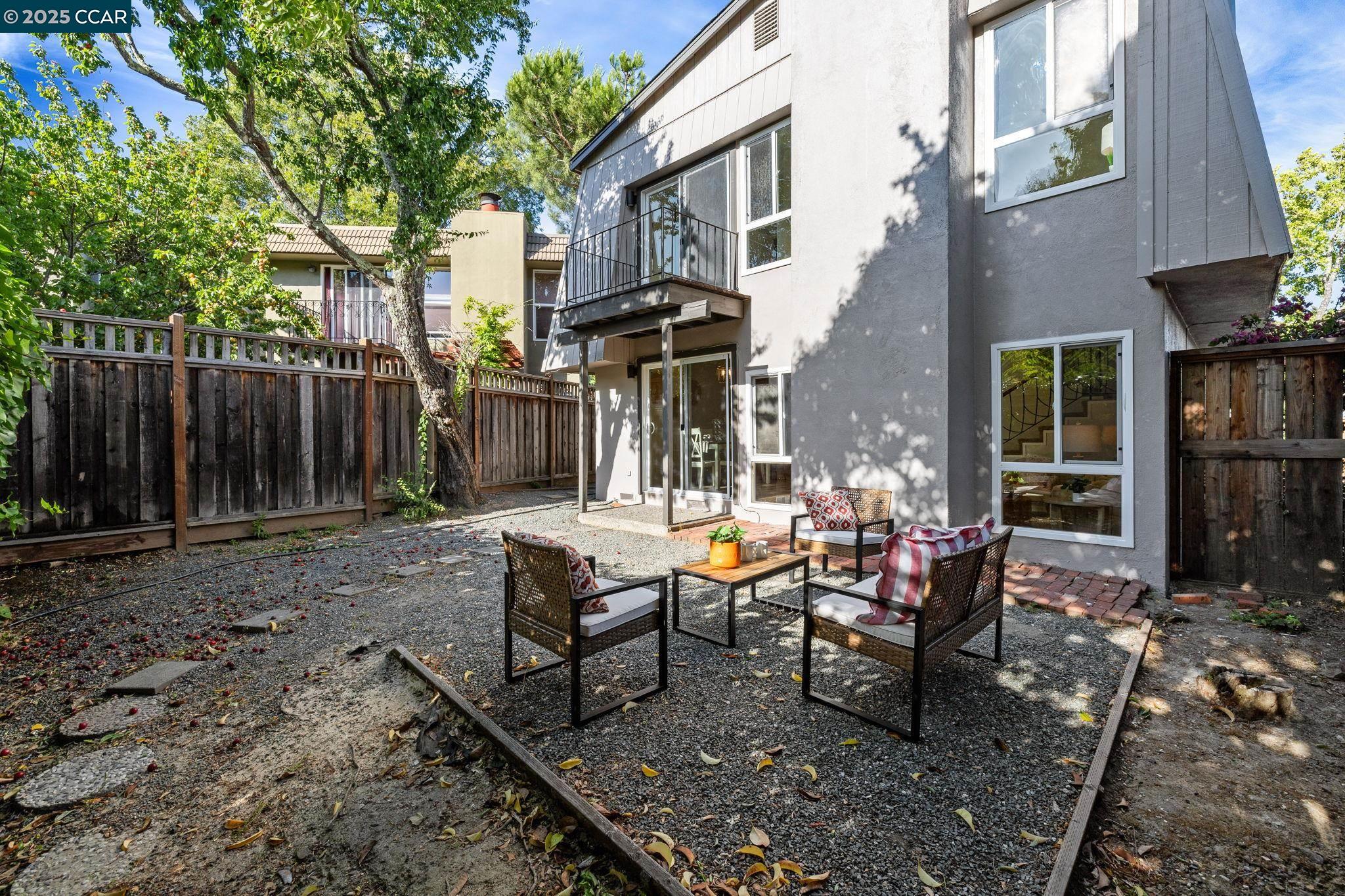 Detail Gallery Image 27 of 37 For 9 Glen Dr, Fairfax,  CA 94930 - 4 Beds | 2/1 Baths