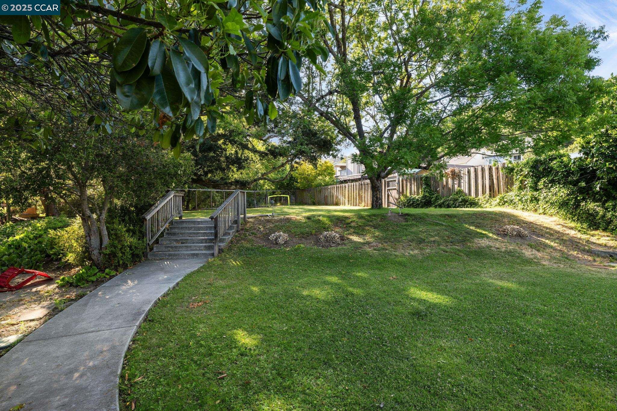 Detail Gallery Image 30 of 37 For 9 Glen Dr, Fairfax,  CA 94930 - 4 Beds | 2/1 Baths