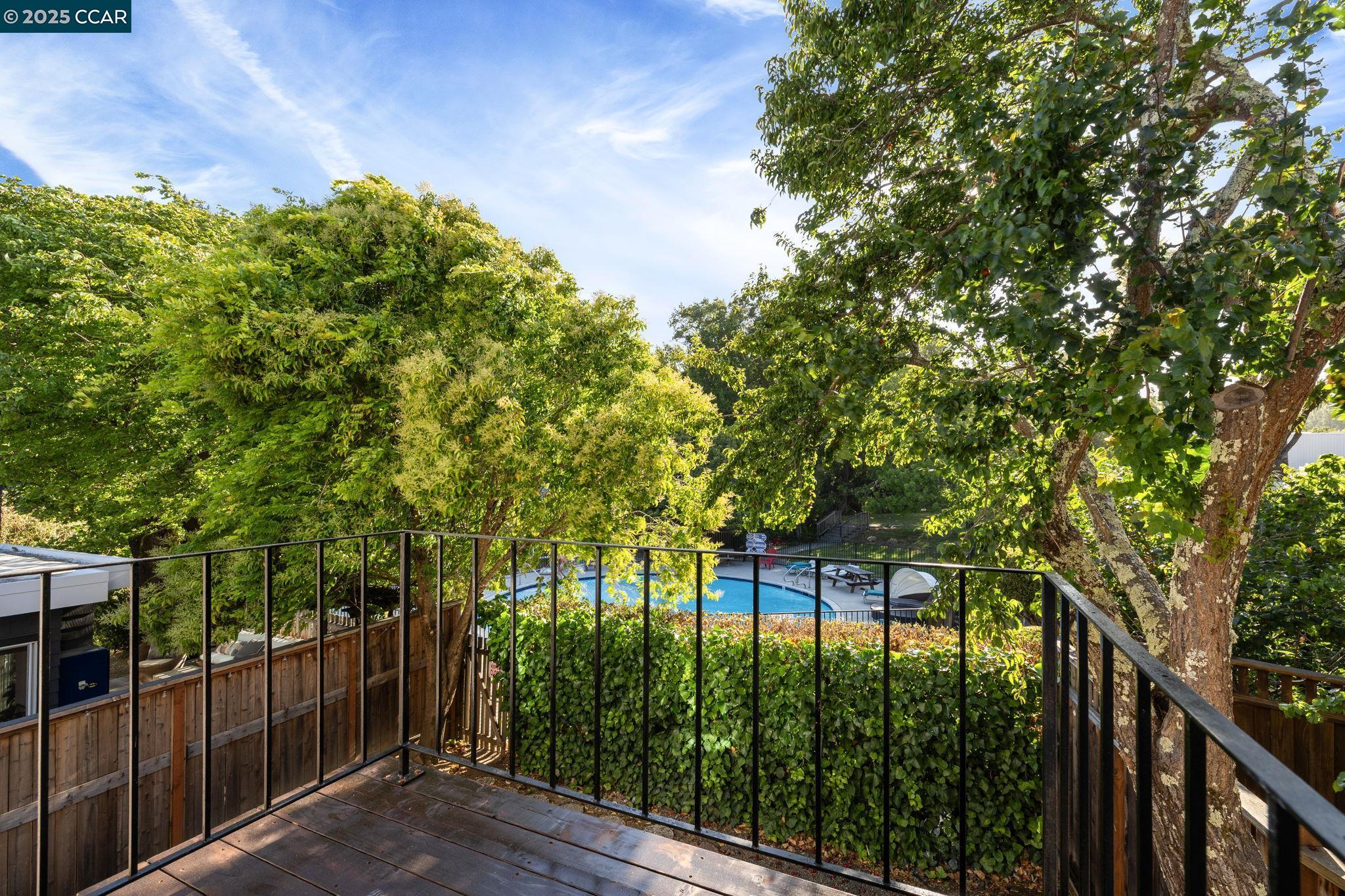 Detail Gallery Image 33 of 37 For 9 Glen Dr, Fairfax,  CA 94930 - 4 Beds | 2/1 Baths