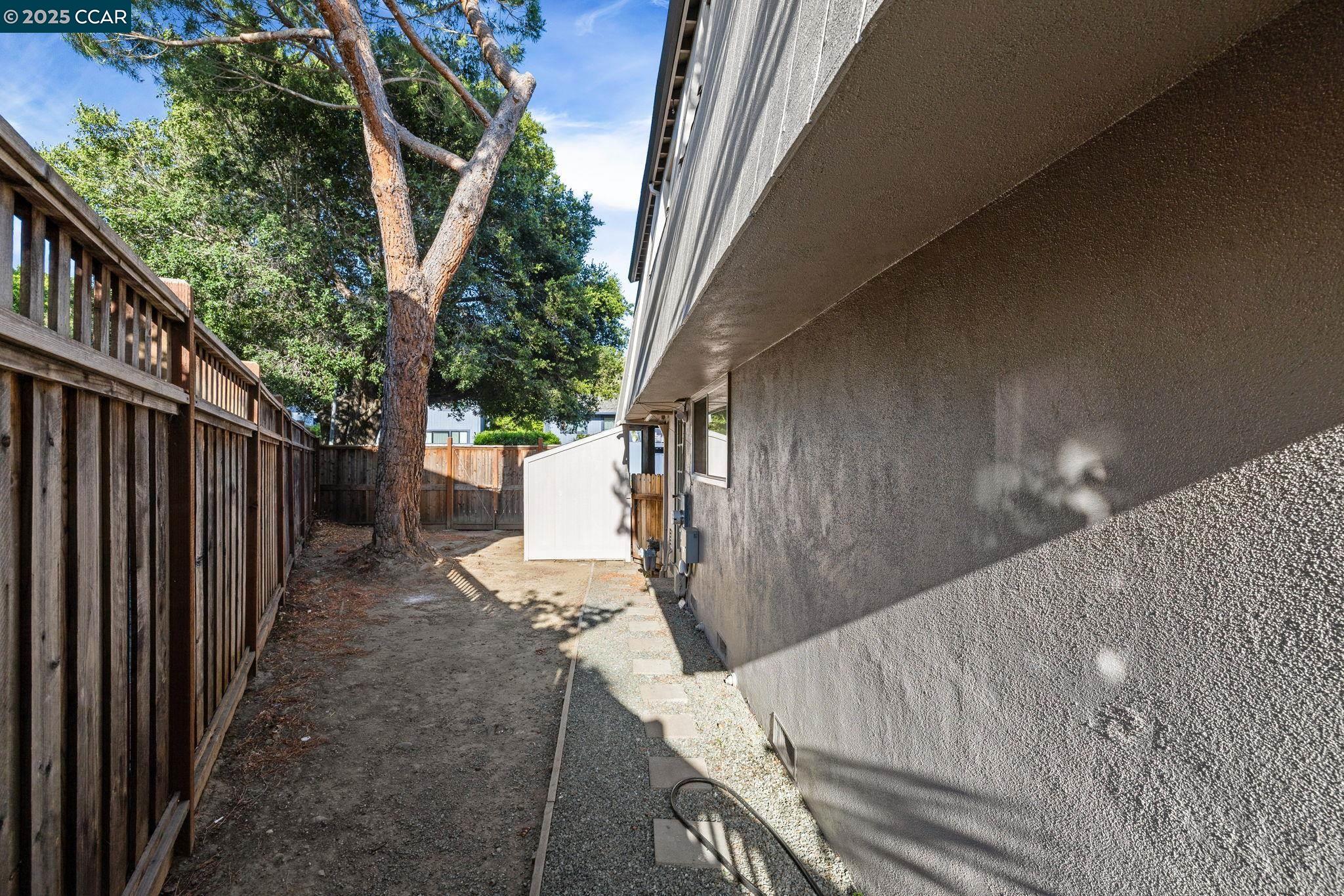 Detail Gallery Image 35 of 37 For 9 Glen Dr, Fairfax,  CA 94930 - 4 Beds | 2/1 Baths