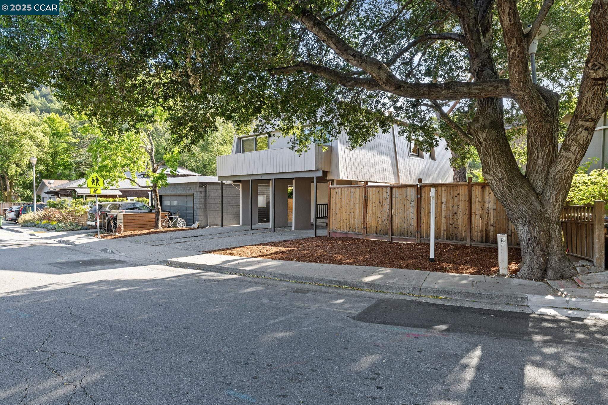 Detail Gallery Image 36 of 37 For 9 Glen Dr, Fairfax,  CA 94930 - 4 Beds | 2/1 Baths