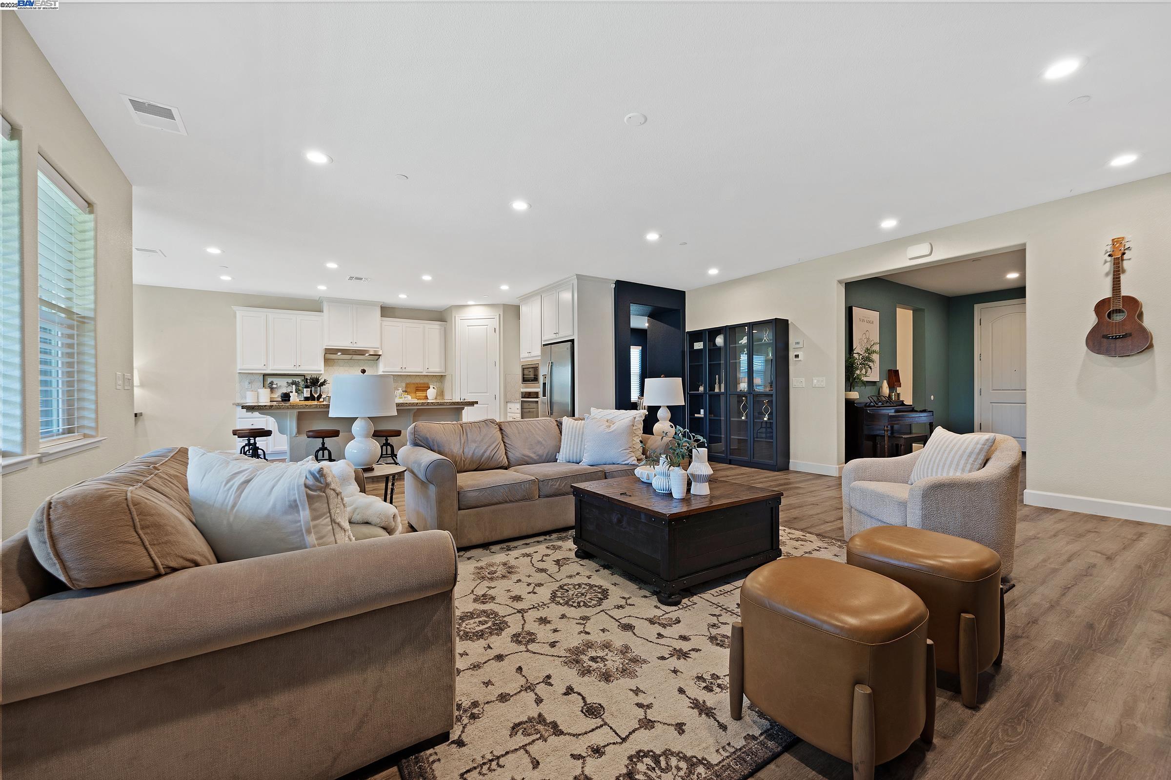 Detail Gallery Image 4 of 24 For 4650 Martha Ave, Tracy,  CA 95377 - 4 Beds | 2/1 Baths