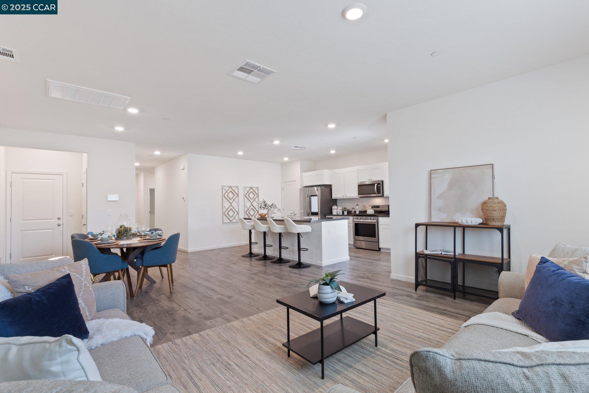 Detail Gallery Image 18 of 39 For 15477 Port Washington St, Lathrop,  CA 95330 - 3 Beds | 2 Baths