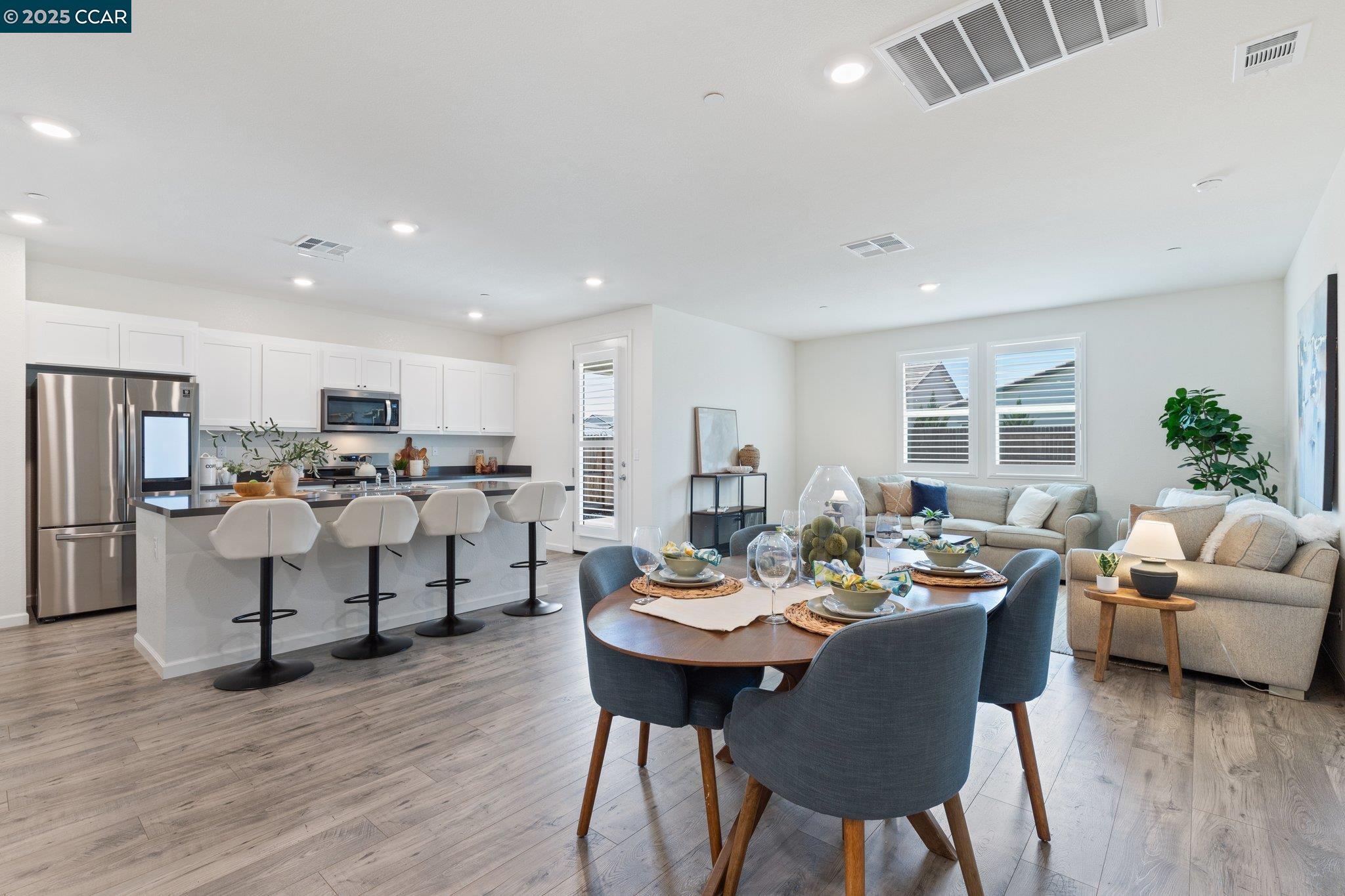 Detail Gallery Image 19 of 39 For 15477 Port Washington St, Lathrop,  CA 95330 - 3 Beds | 2 Baths