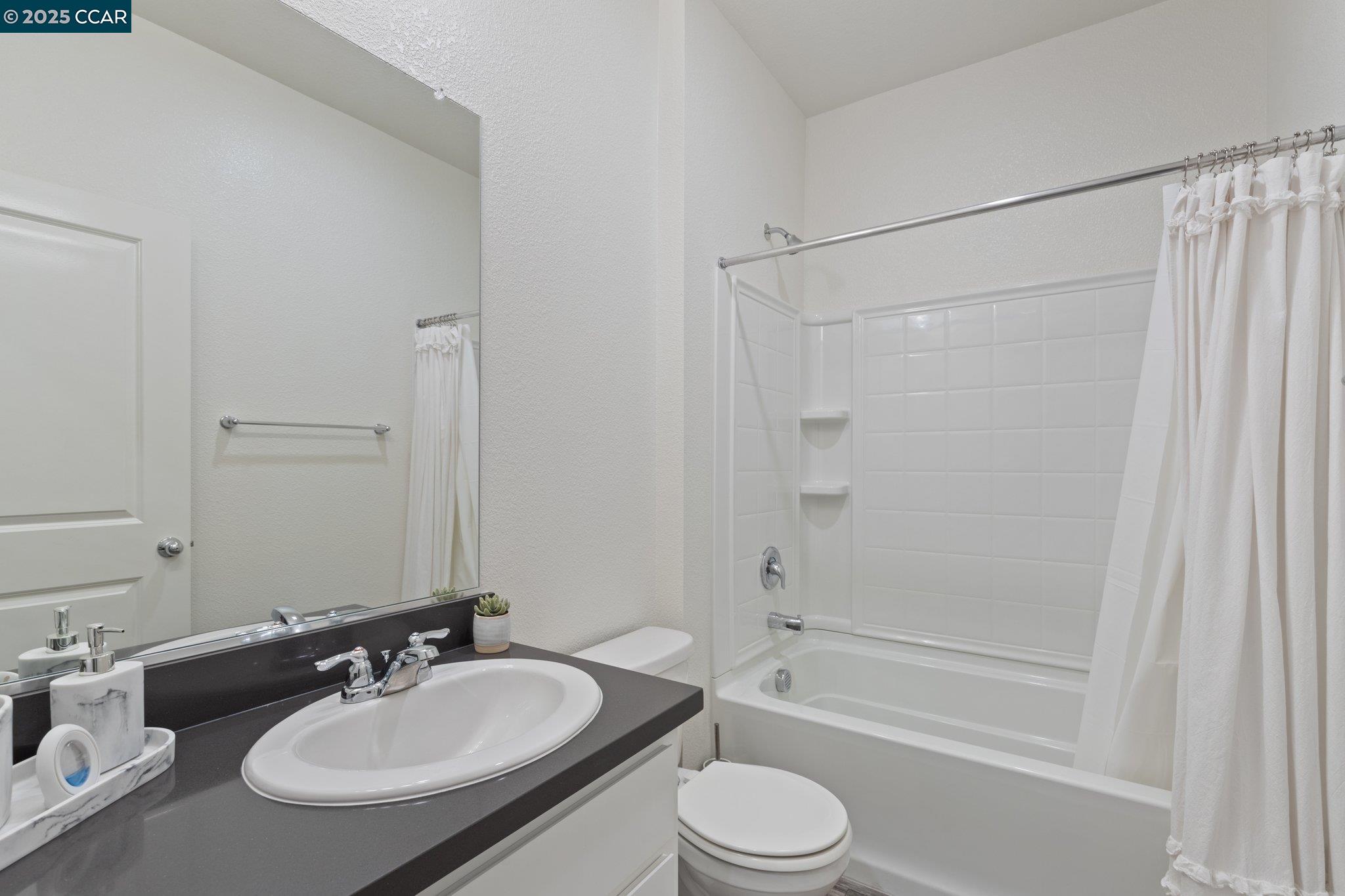 Detail Gallery Image 27 of 39 For 15477 Port Washington St, Lathrop,  CA 95330 - 3 Beds | 2 Baths