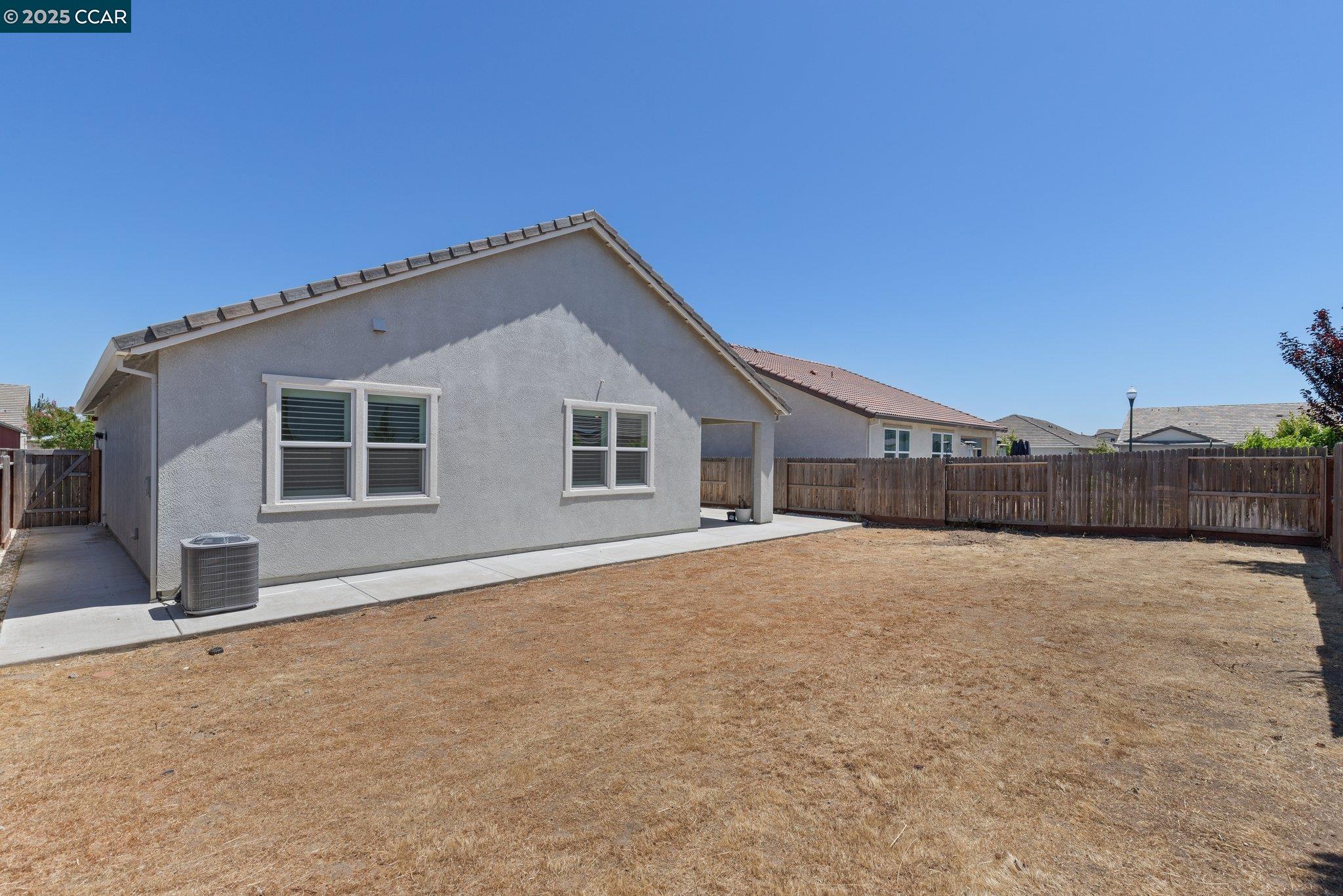 Detail Gallery Image 8 of 39 For 15477 Port Washington St, Lathrop,  CA 95330 - 3 Beds | 2 Baths
