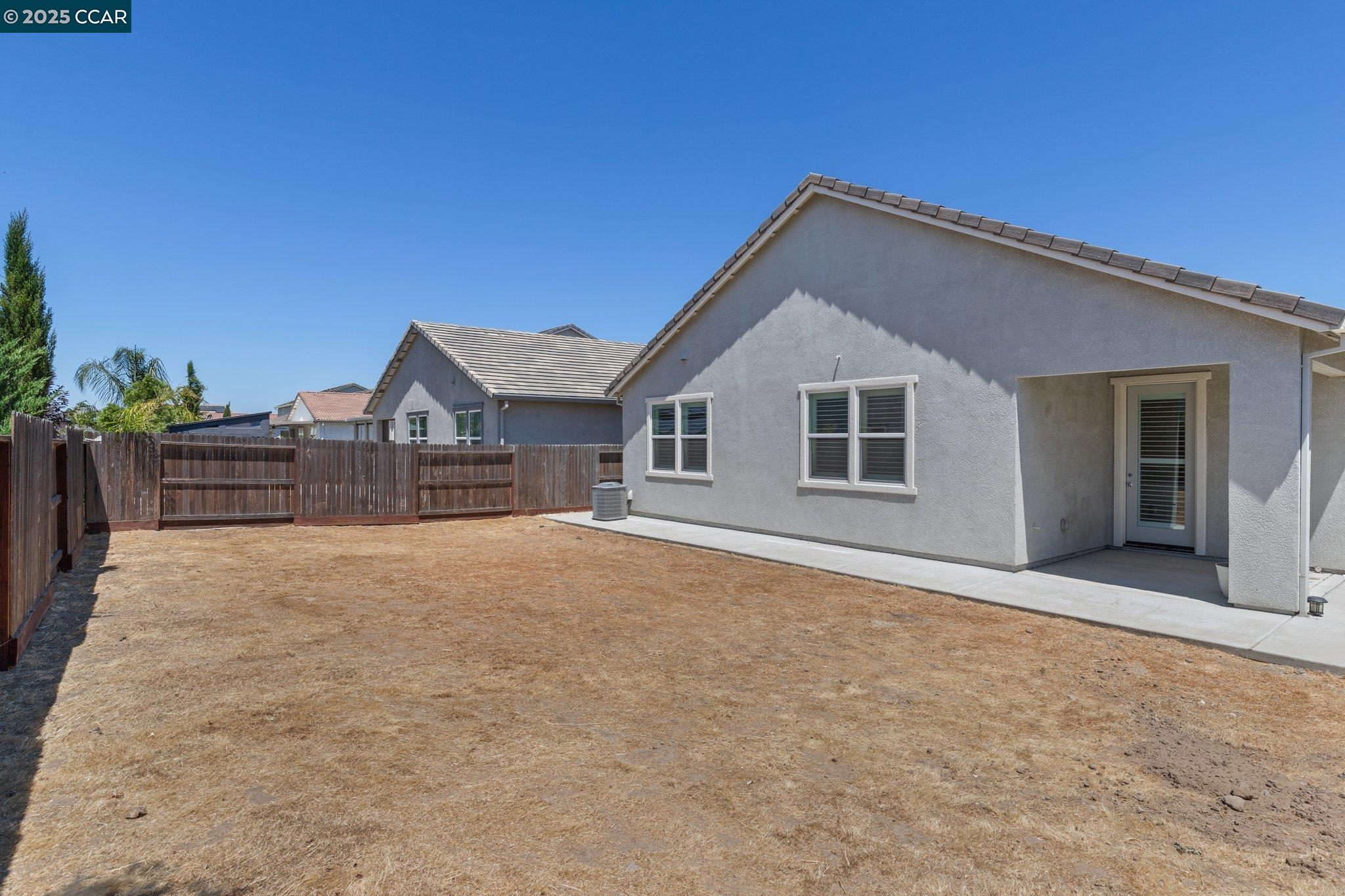 Detail Gallery Image 9 of 39 For 15477 Port Washington St, Lathrop,  CA 95330 - 3 Beds | 2 Baths