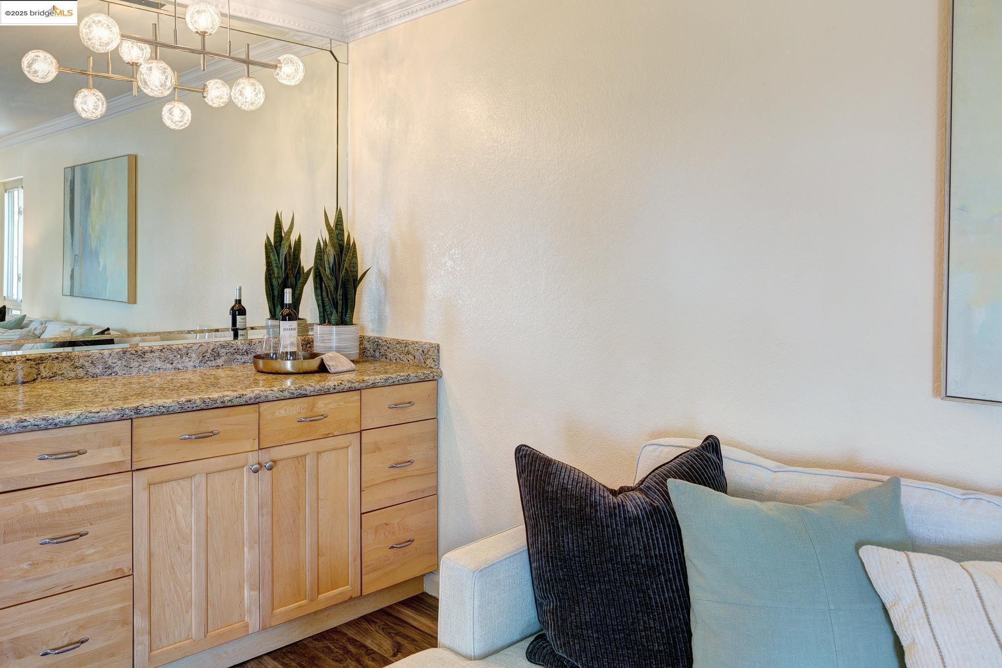 Photo #6: 41102258 Listing 