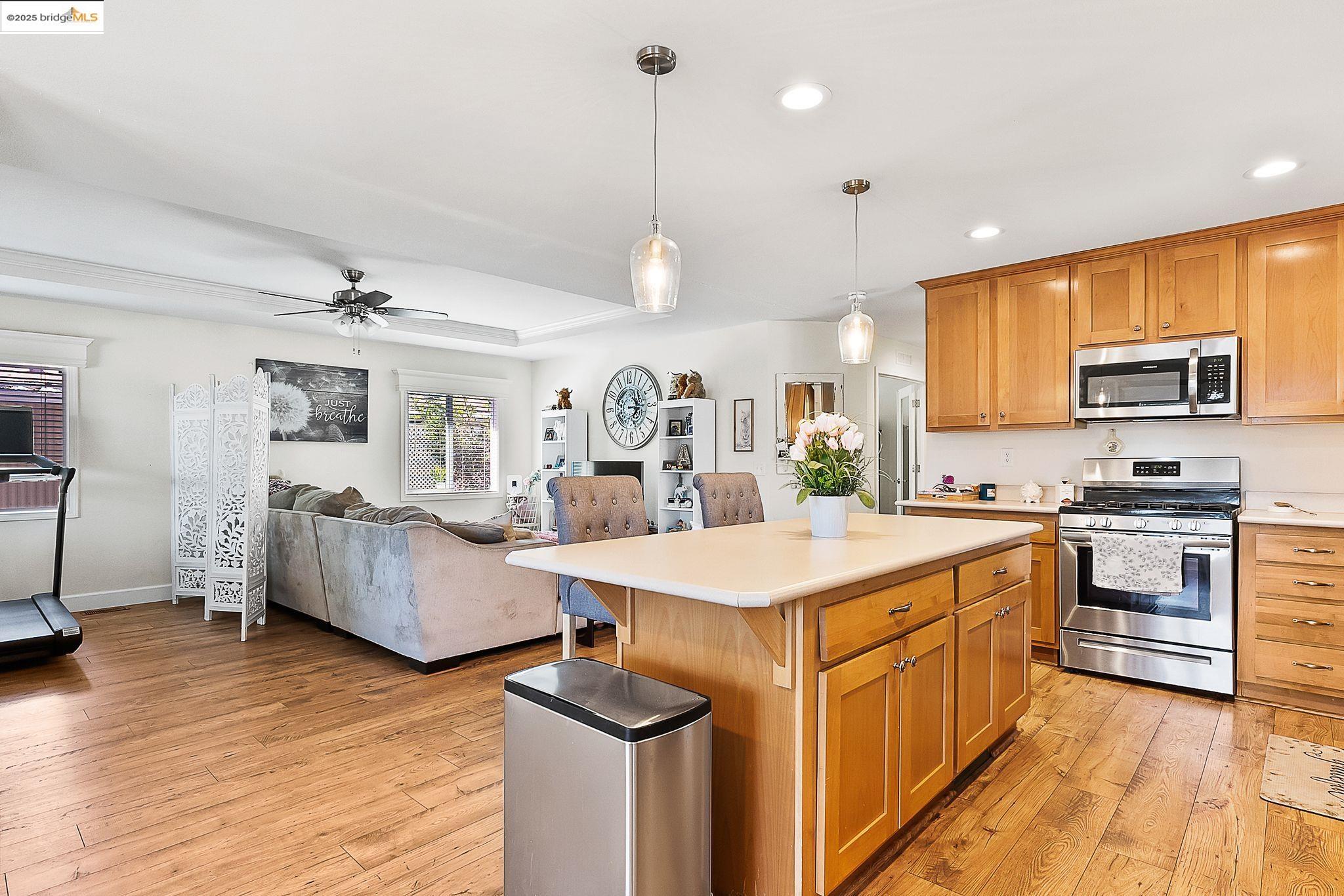 Detail Gallery Image 15 of 37 For 156 Tiki Ln, Pittsburg,  CA 94565 - 3 Beds | 2 Baths
