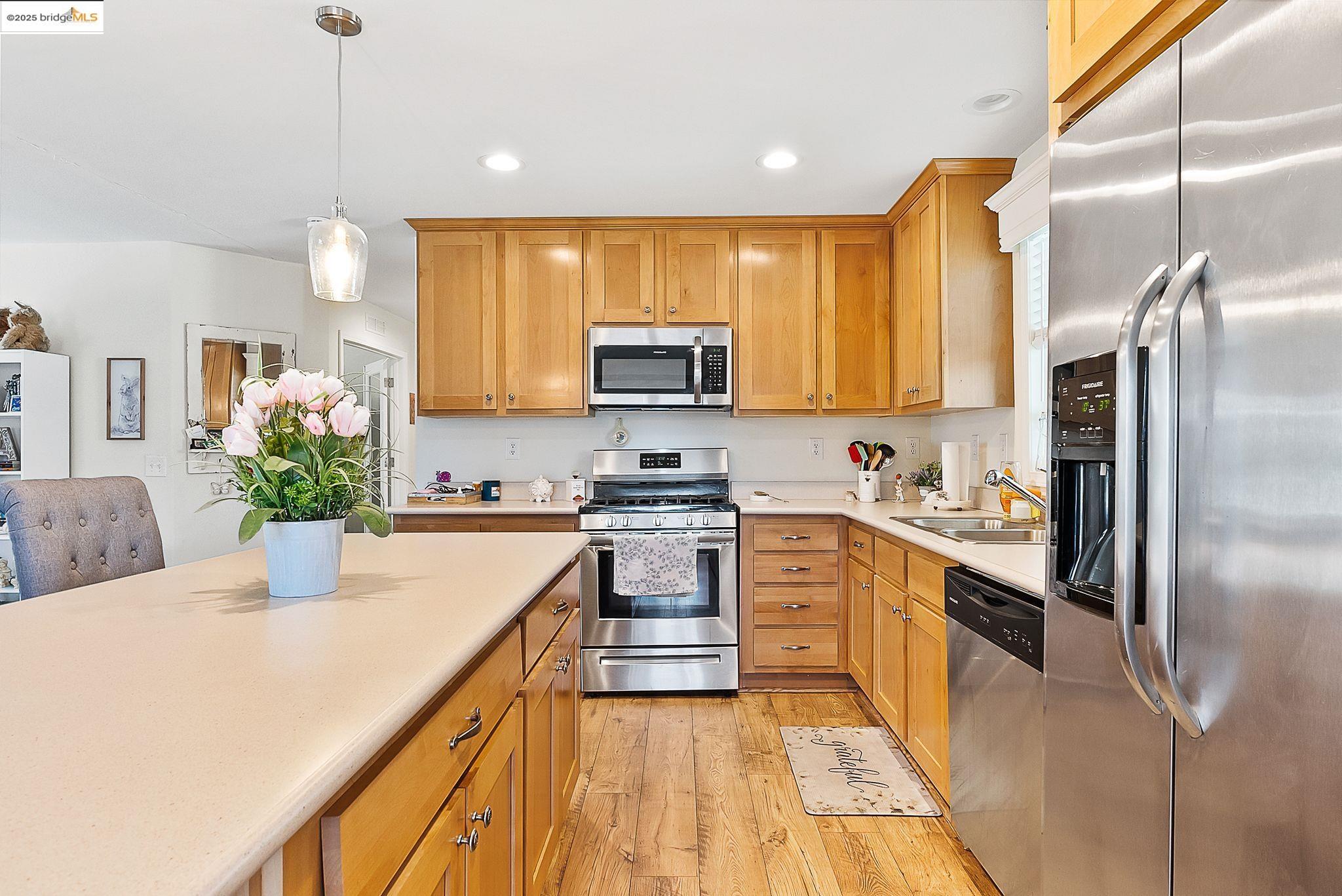 Detail Gallery Image 16 of 37 For 156 Tiki Ln, Pittsburg,  CA 94565 - 3 Beds | 2 Baths
