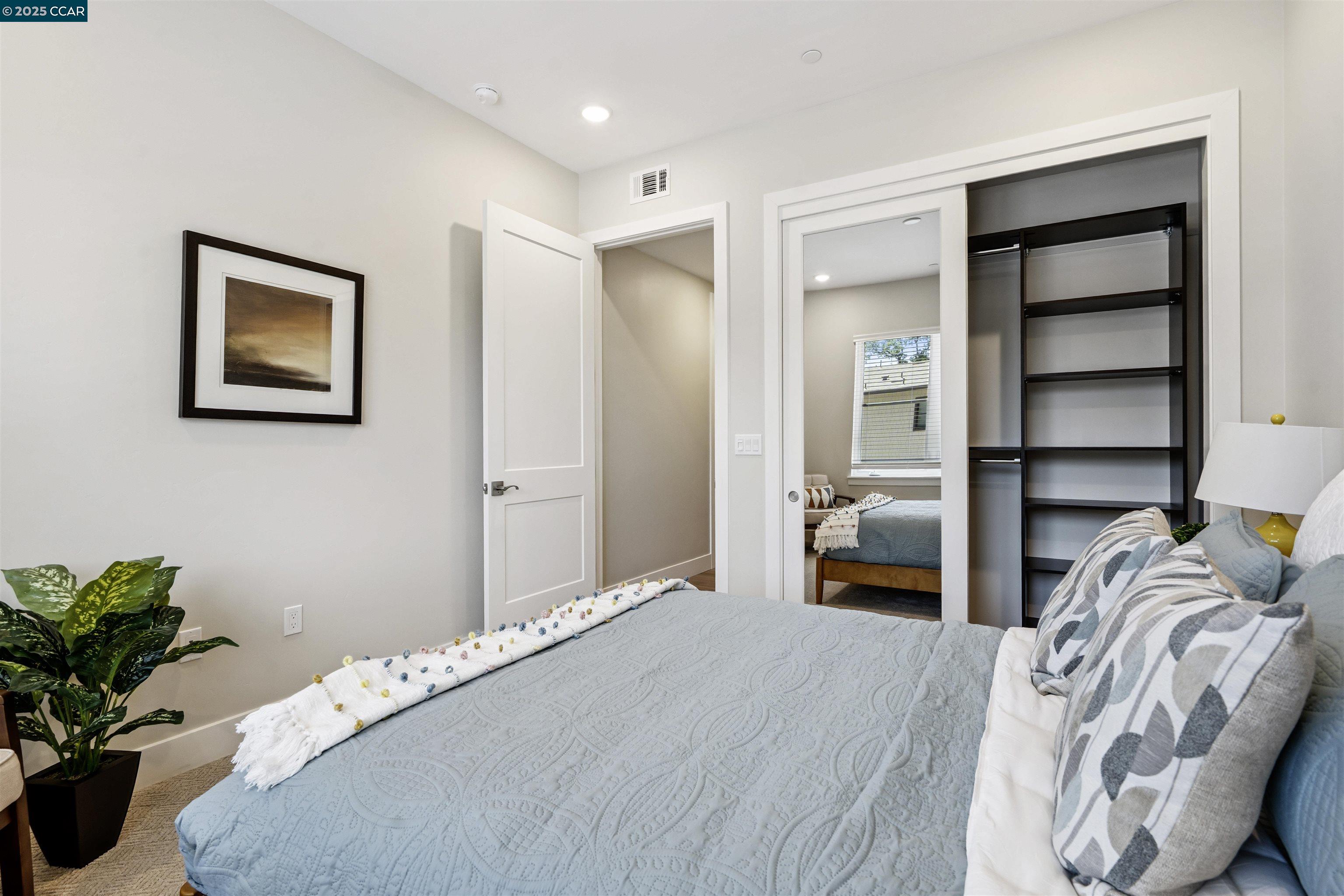 Detail Gallery Image 17 of 18 For 20 Woodbury Highlands Court #12,  Lafayette,  CA 94549-2505 - 2 Beds | 2/1 Baths