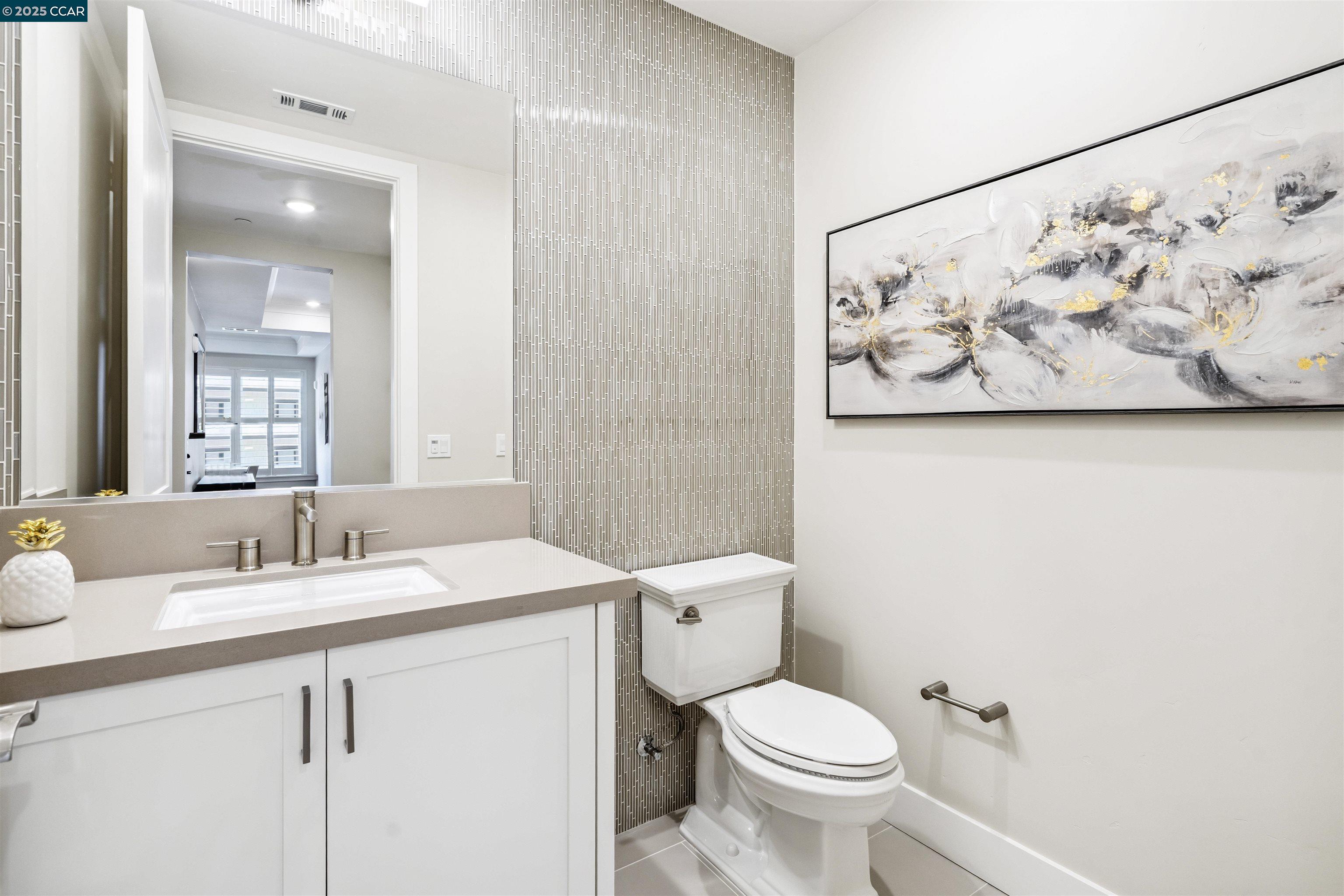 Detail Gallery Image 8 of 18 For 20 Woodbury Highlands Court #12,  Lafayette,  CA 94549-2505 - 2 Beds | 2/1 Baths