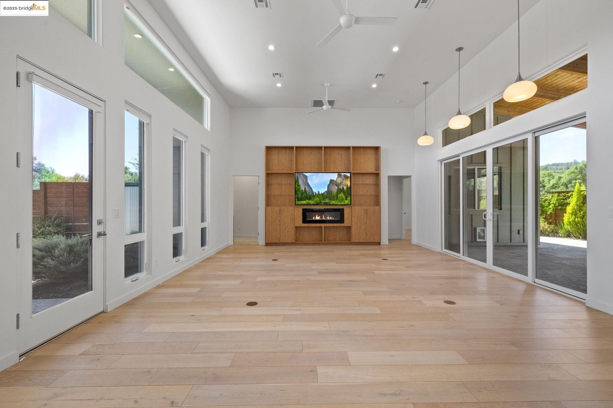 Detail Gallery Image 12 of 37 For 18870 Old Bridge Rd, Jamestown,  CA 95327 - 3 Beds | 2 Baths