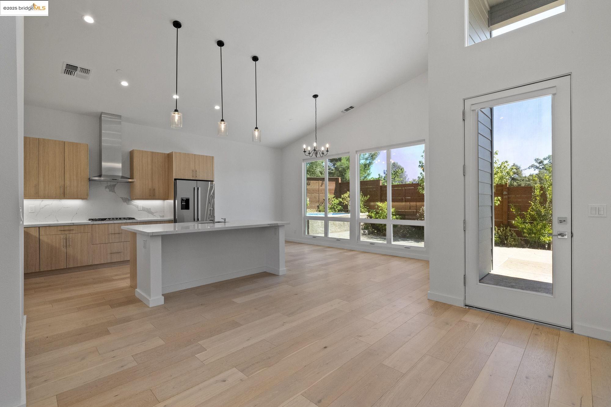 Detail Gallery Image 5 of 37 For 18870 Old Bridge Rd, Jamestown,  CA 95327 - 3 Beds | 2 Baths