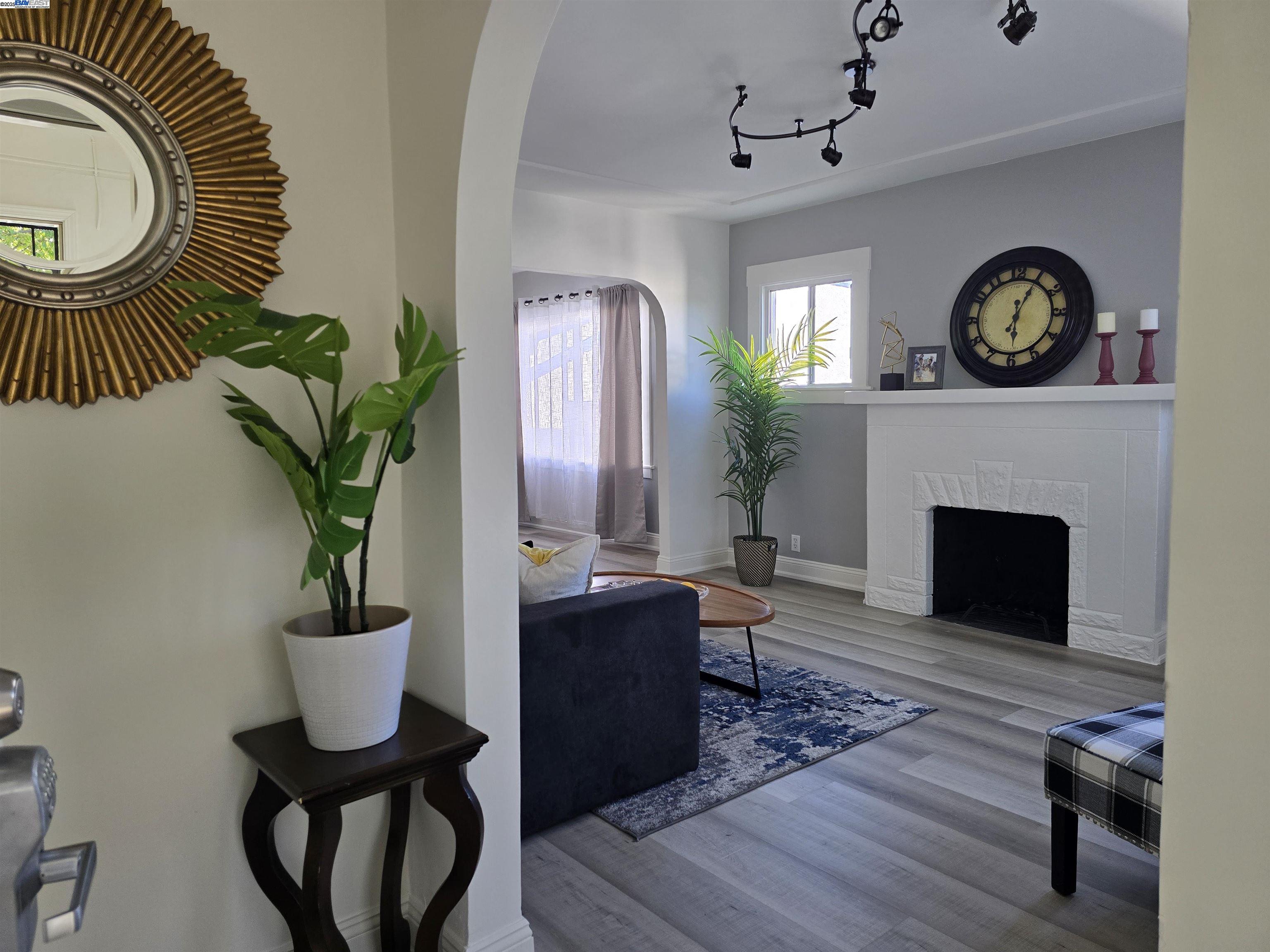 2954 Delaware St, Oakland, California 94602, 3 Bedrooms Bedrooms, 6 Rooms Rooms,1 BathroomBathrooms,Residential,For Sale,2954 Delaware St,41102282