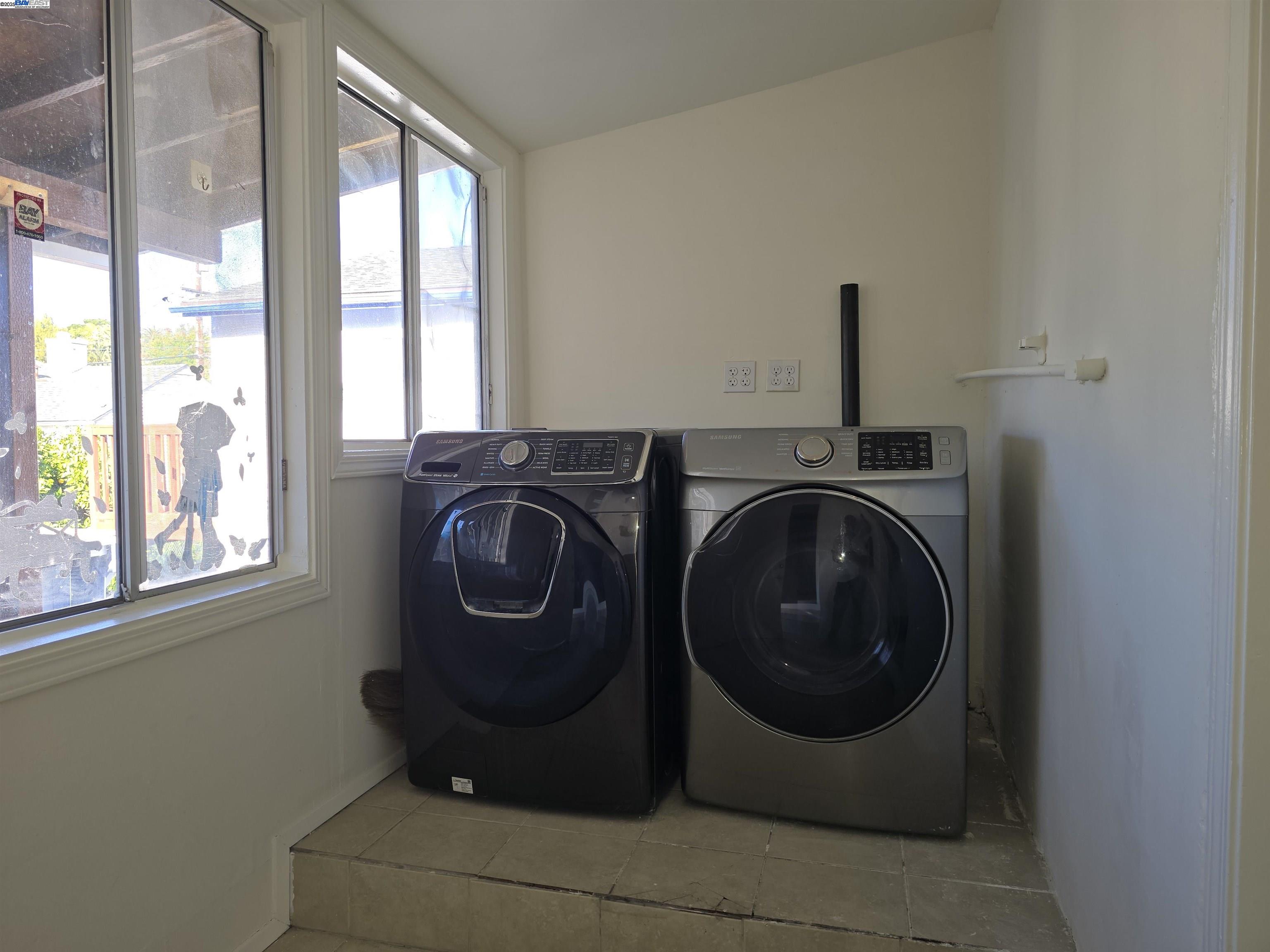 2954 Delaware St, Oakland, California 94602, 3 Bedrooms Bedrooms, 6 Rooms Rooms,1 BathroomBathrooms,Residential,For Sale,2954 Delaware St,41102282
