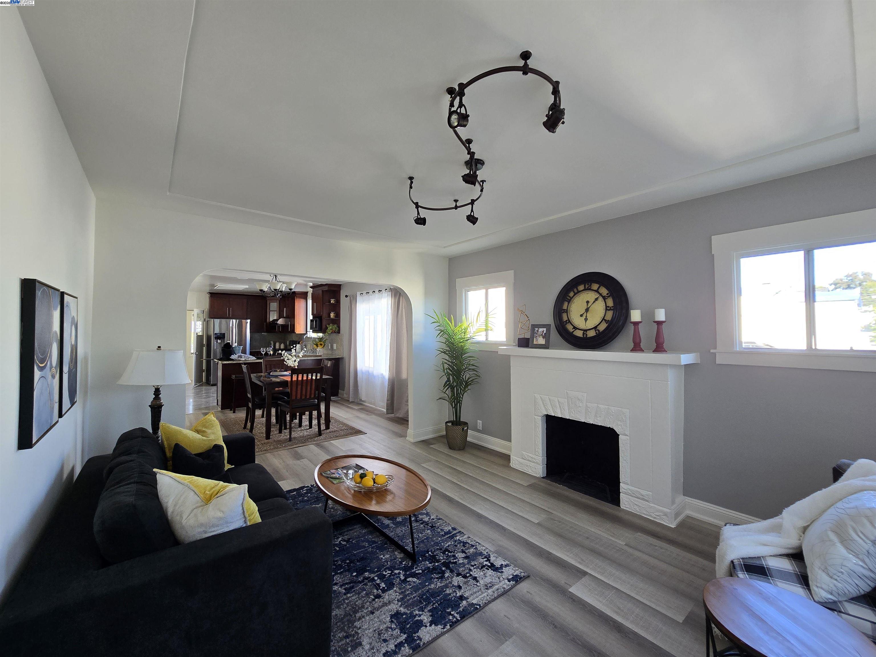 2954 Delaware St, Oakland, California 94602, 3 Bedrooms Bedrooms, 6 Rooms Rooms,1 BathroomBathrooms,Residential,For Sale,2954 Delaware St,41102282