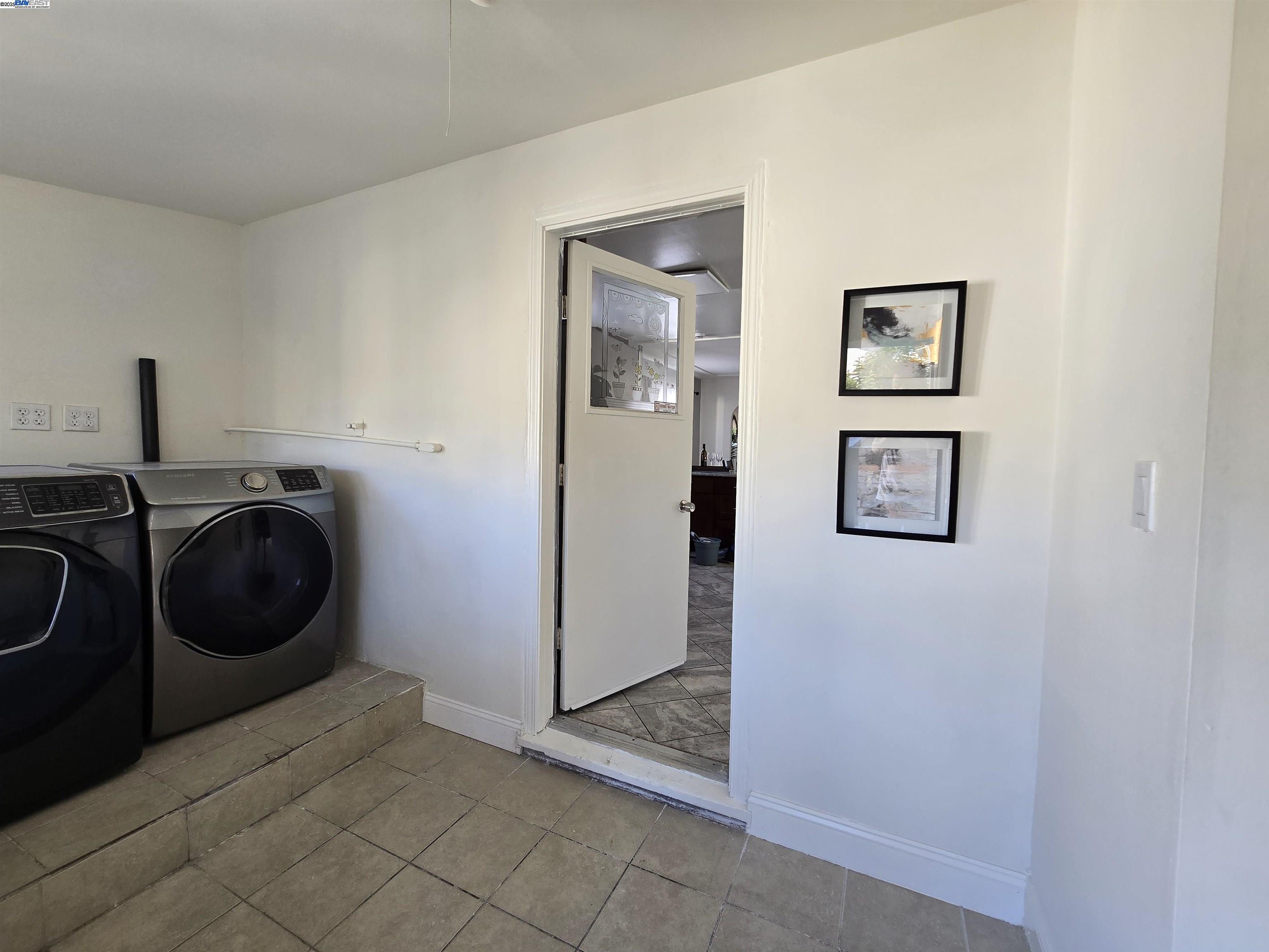 2954 Delaware St, Oakland, California 94602, 3 Bedrooms Bedrooms, 6 Rooms Rooms,1 BathroomBathrooms,Residential,For Sale,2954 Delaware St,41102282