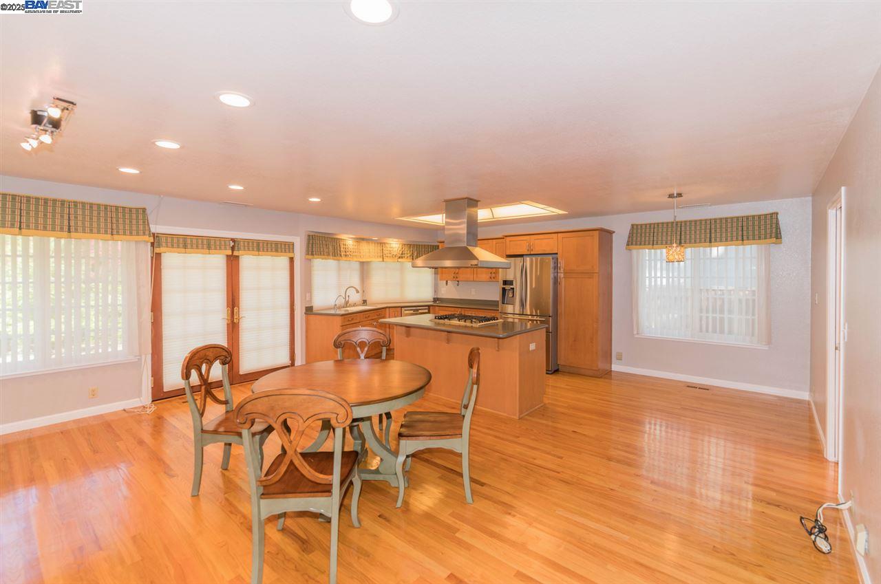 39610 Benavente Ave, Fremont, California 94539, 3 Bedrooms Bedrooms, 6 Rooms Rooms,2 BathroomsBathrooms,Residential Lease,For Rent,39610 Benavente Ave,41102287