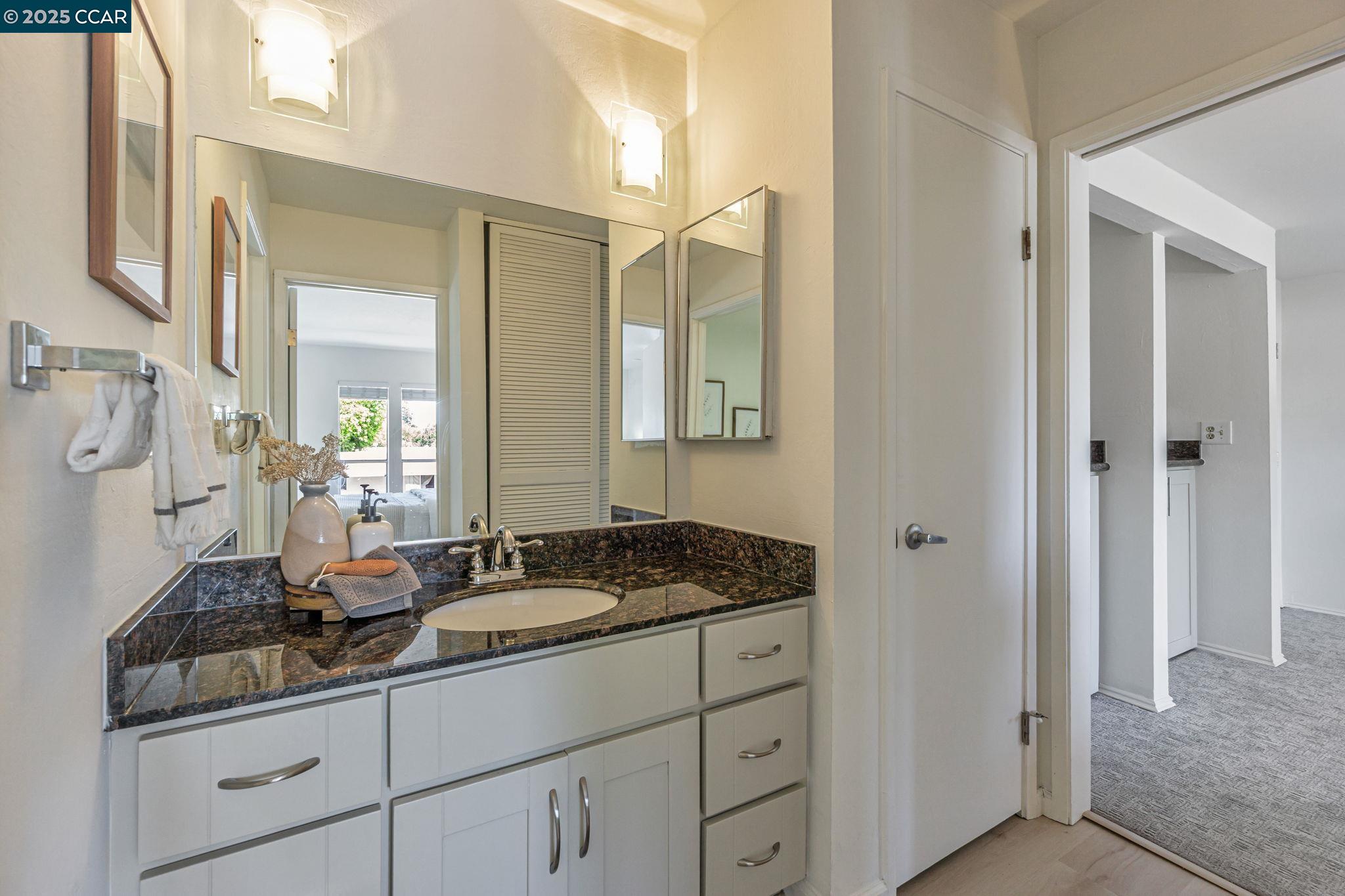 Photo #16: 41102293 Listing: Photo #16