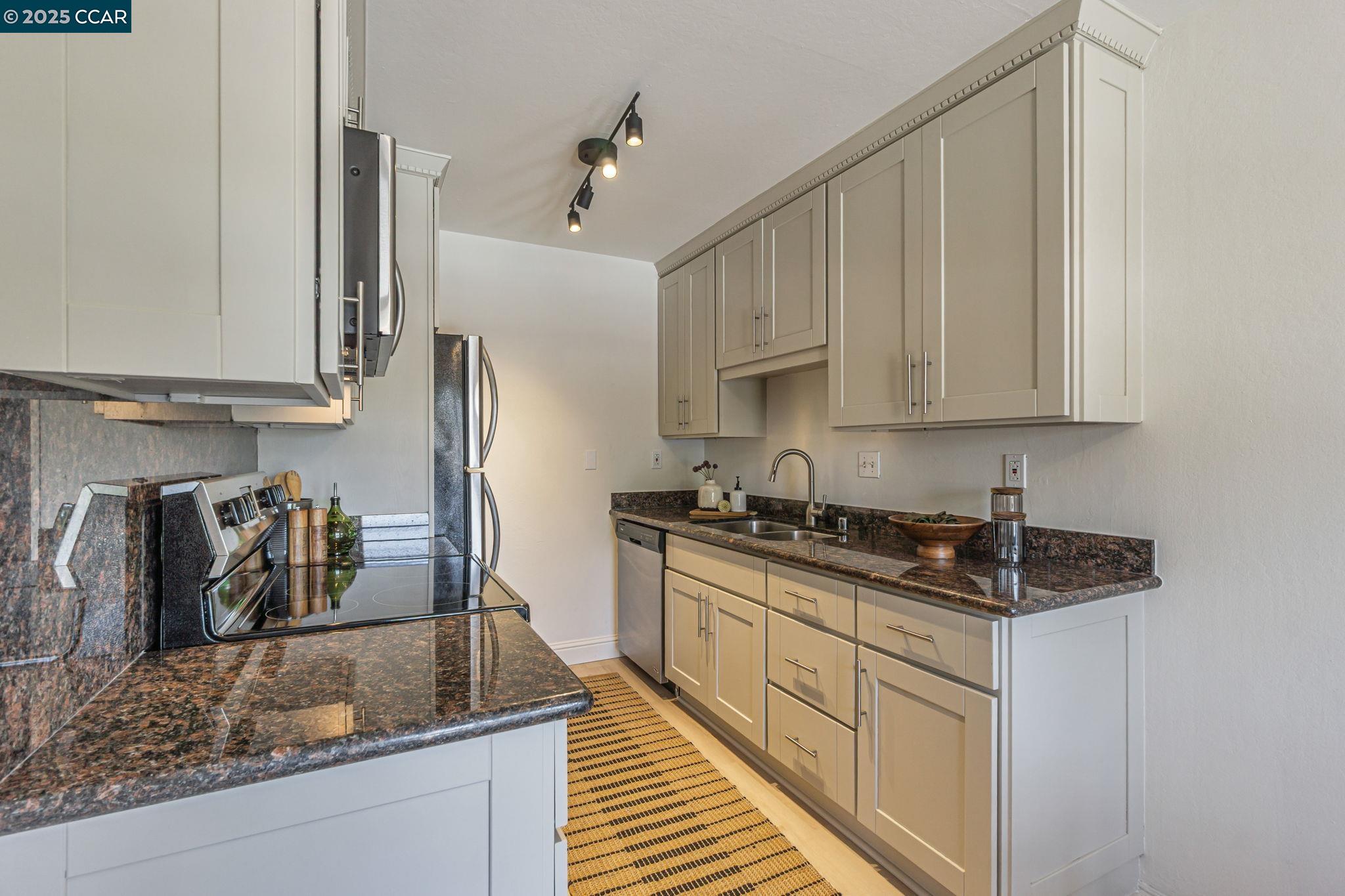 Photo #5: 41102293 Listing 