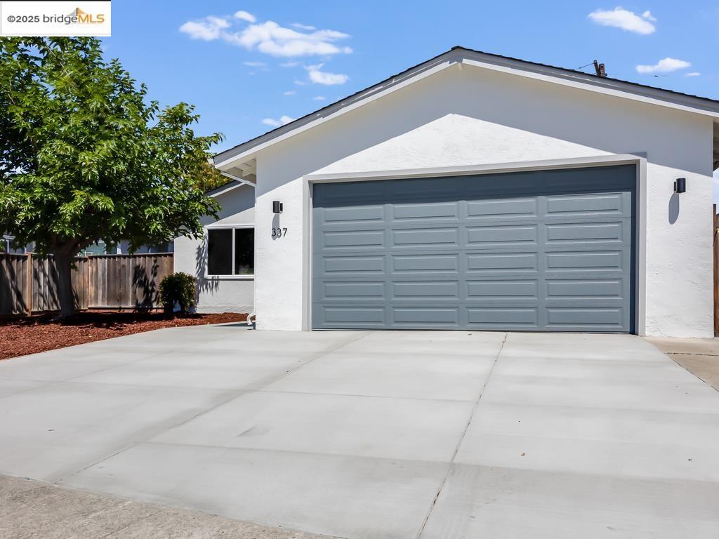 Detail Gallery Image 2 of 32 For 337 Silvertip Ct, Milpitas,  CA 95035 - 3 Beds | 2 Baths