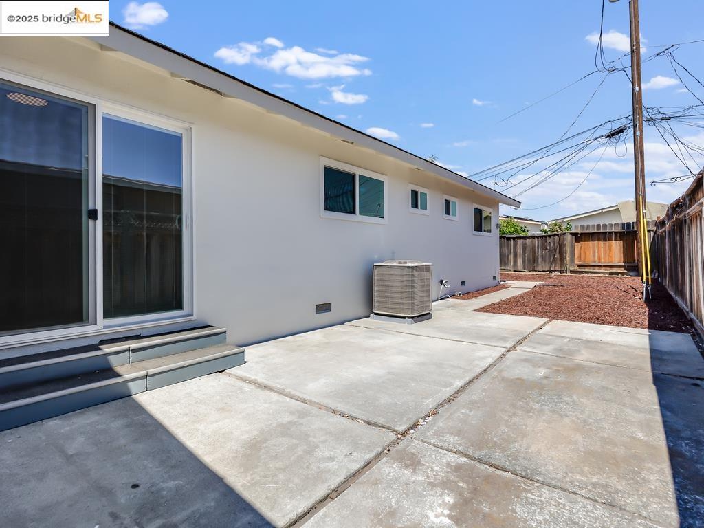 Detail Gallery Image 25 of 32 For 337 Silvertip Ct, Milpitas,  CA 95035 - 3 Beds | 2 Baths