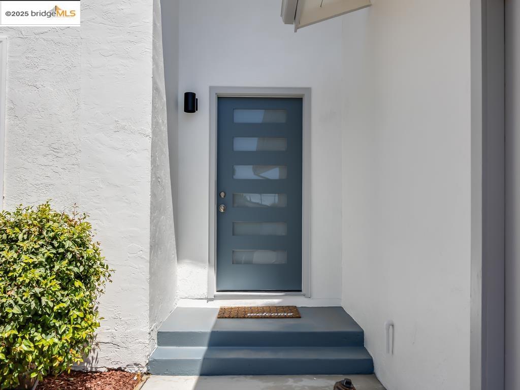 Detail Gallery Image 4 of 32 For 337 Silvertip Ct, Milpitas,  CA 95035 - 3 Beds | 2 Baths