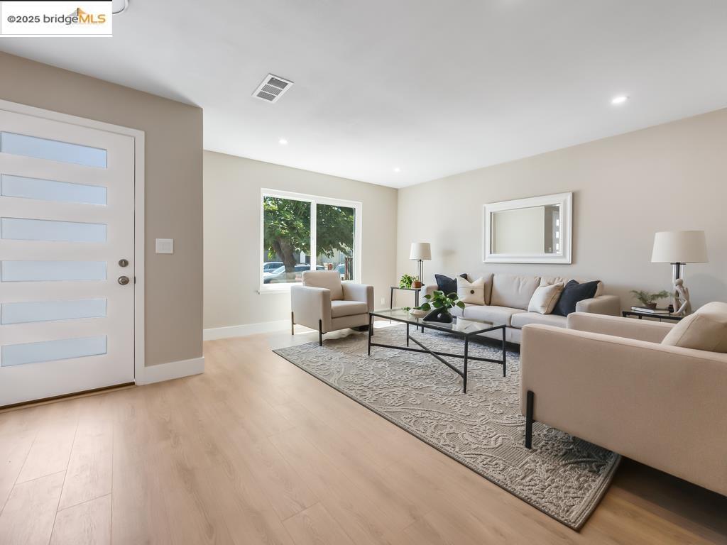 Detail Gallery Image 5 of 32 For 337 Silvertip Ct, Milpitas,  CA 95035 - 3 Beds | 2 Baths