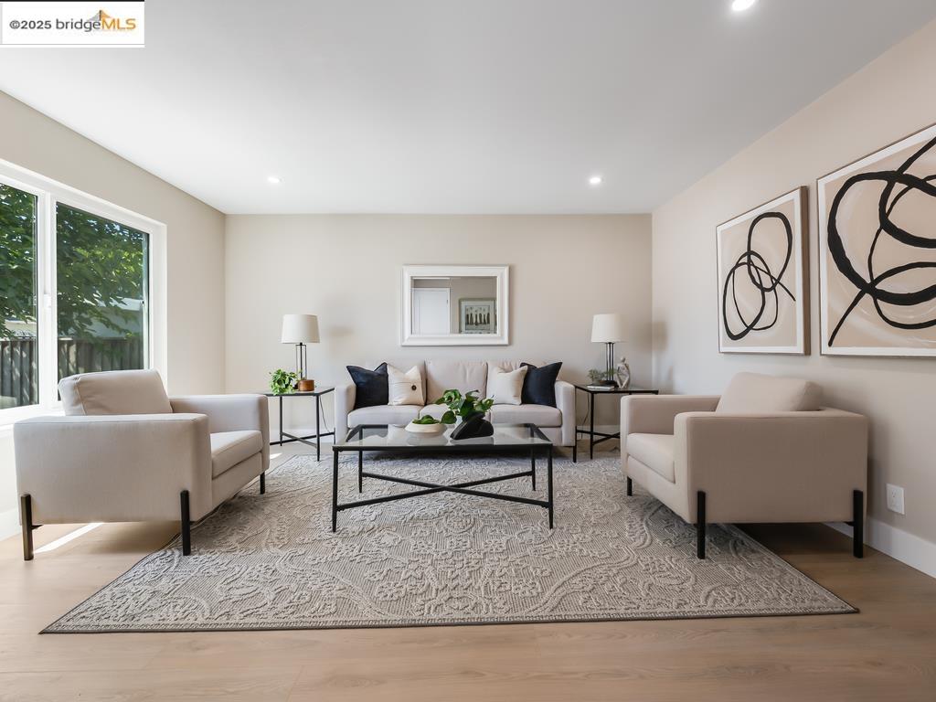 Detail Gallery Image 6 of 32 For 337 Silvertip Ct, Milpitas,  CA 95035 - 3 Beds | 2 Baths