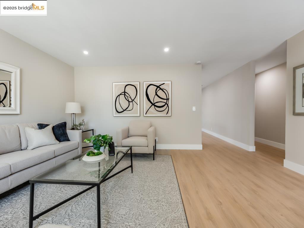 Detail Gallery Image 7 of 32 For 337 Silvertip Ct, Milpitas,  CA 95035 - 3 Beds | 2 Baths