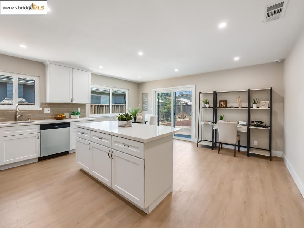 Detail Gallery Image 8 of 32 For 337 Silvertip Ct, Milpitas,  CA 95035 - 3 Beds | 2 Baths