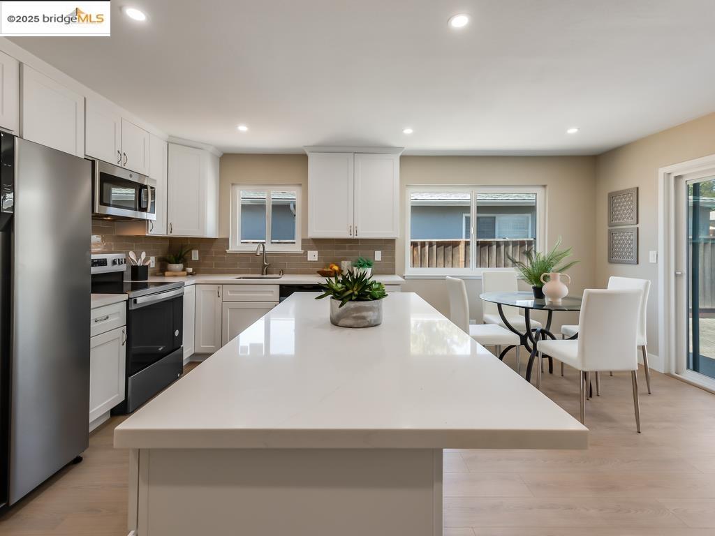 Detail Gallery Image 9 of 32 For 337 Silvertip Ct, Milpitas,  CA 95035 - 3 Beds | 2 Baths
