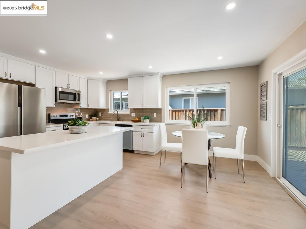 Detail Gallery Image 10 of 32 For 337 Silvertip Ct, Milpitas,  CA 95035 - 3 Beds | 2 Baths