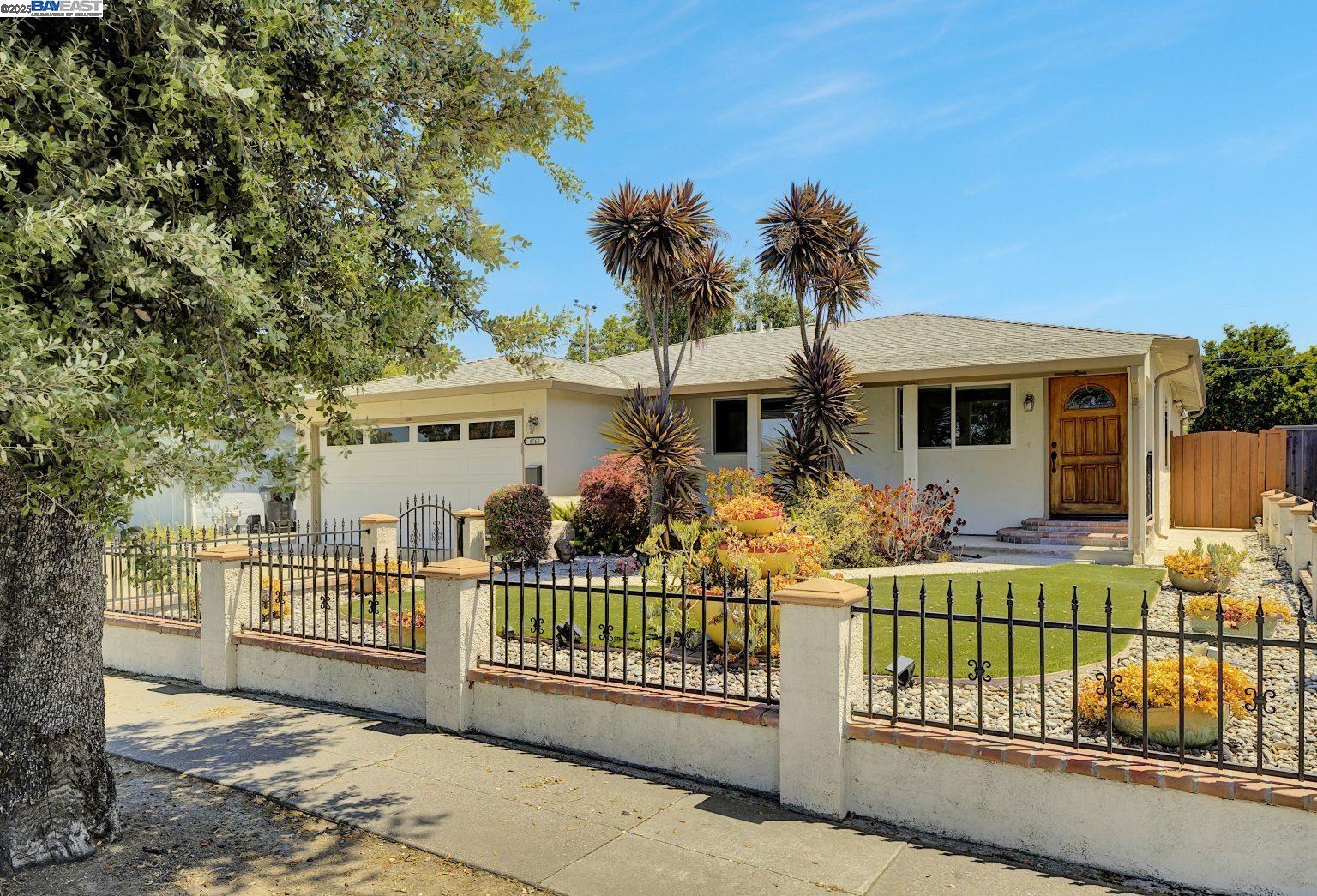 Detail Gallery Image 2 of 28 For 4760 Stevenson Blvd, Fremont,  CA 94538 - 3 Beds | 2 Baths