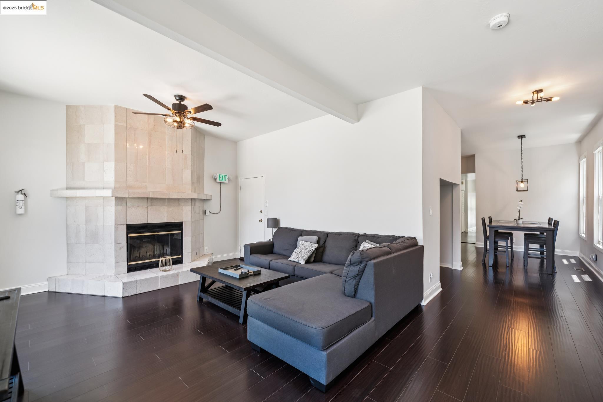 Detail Gallery Image 13 of 33 For 557 33rd St, Oakland,  CA 94609 - – Beds | – Baths