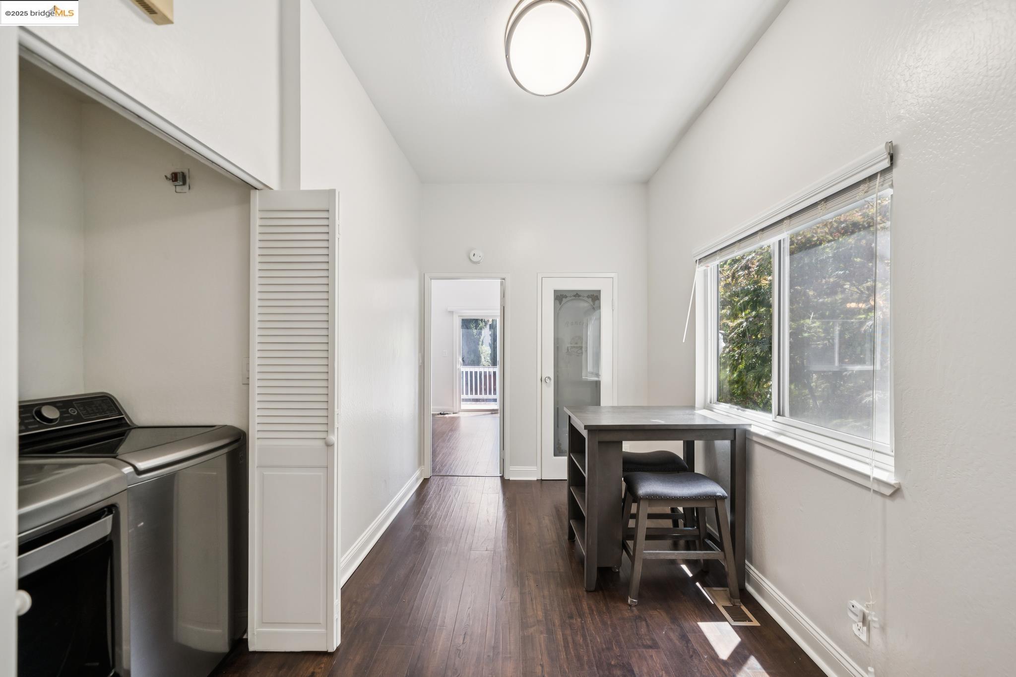Detail Gallery Image 14 of 33 For 557 33rd St, Oakland,  CA 94609 - – Beds | – Baths