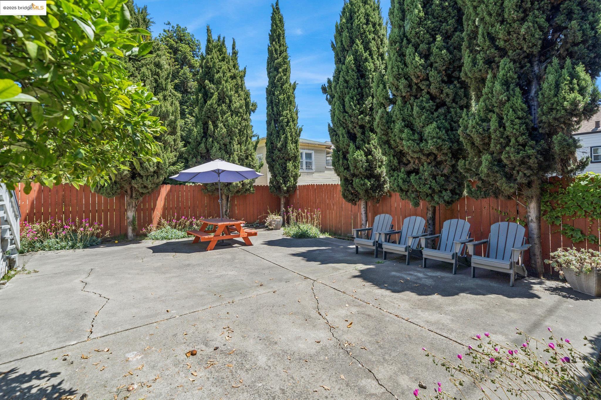 Detail Gallery Image 19 of 33 For 557 33rd St, Oakland,  CA 94609 - – Beds | – Baths