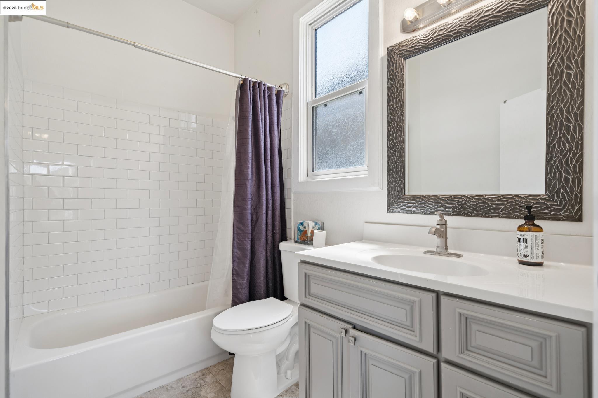 Detail Gallery Image 23 of 33 For 557 33rd St, Oakland,  CA 94609 - – Beds | – Baths