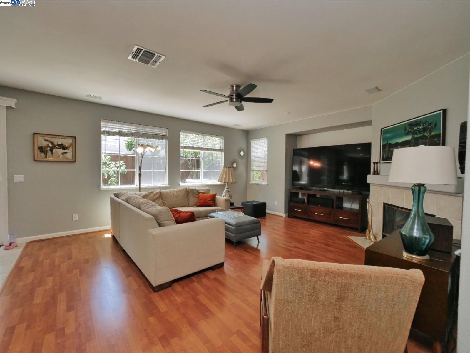 Detail Gallery Image 13 of 27 For 1242 Ne Tulloch, Tracy,  CA 95304 - 5 Beds | 3 Baths