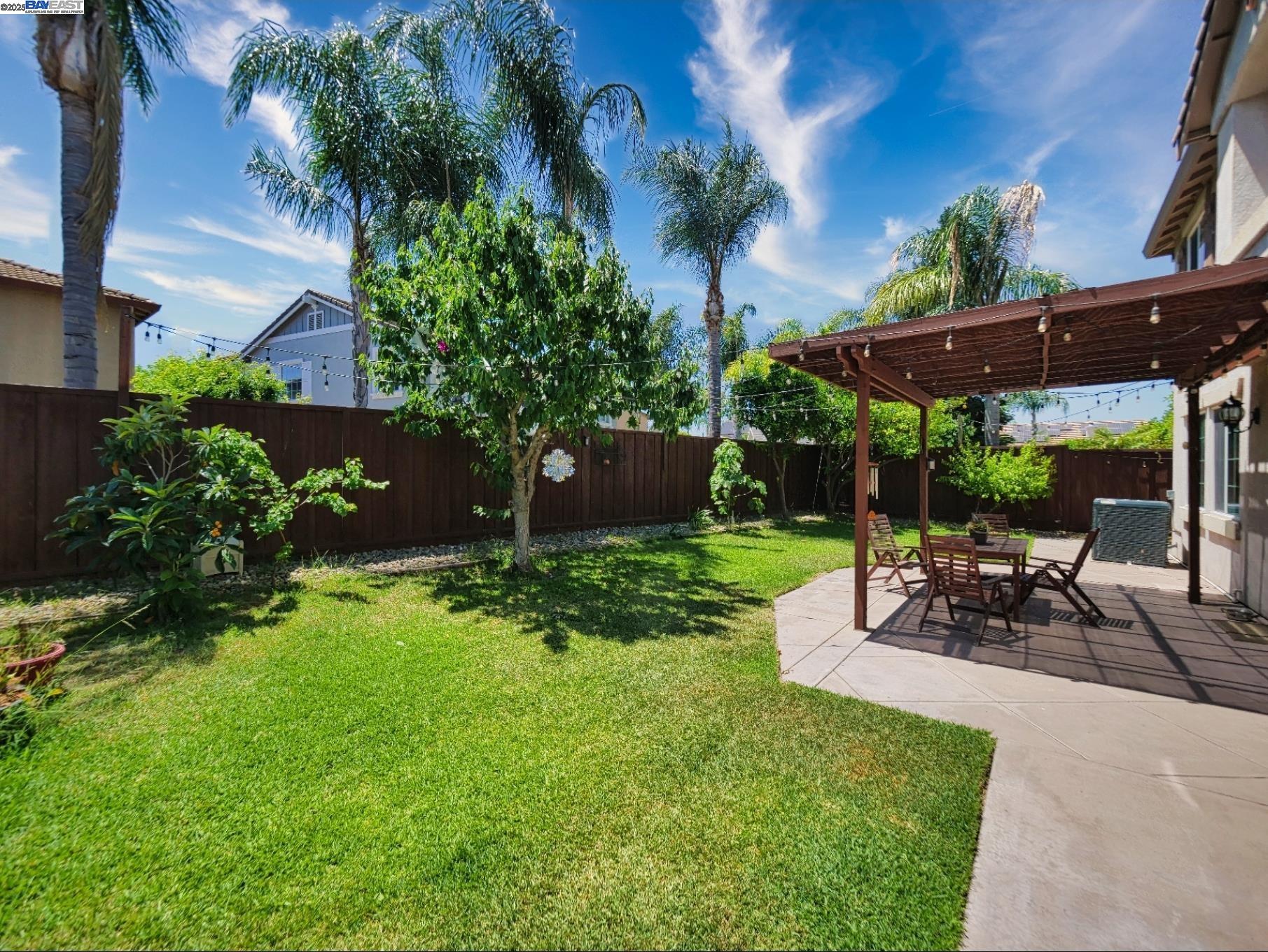 Detail Gallery Image 3 of 27 For 1242 Ne Tulloch, Tracy,  CA 95304 - 5 Beds | 3 Baths