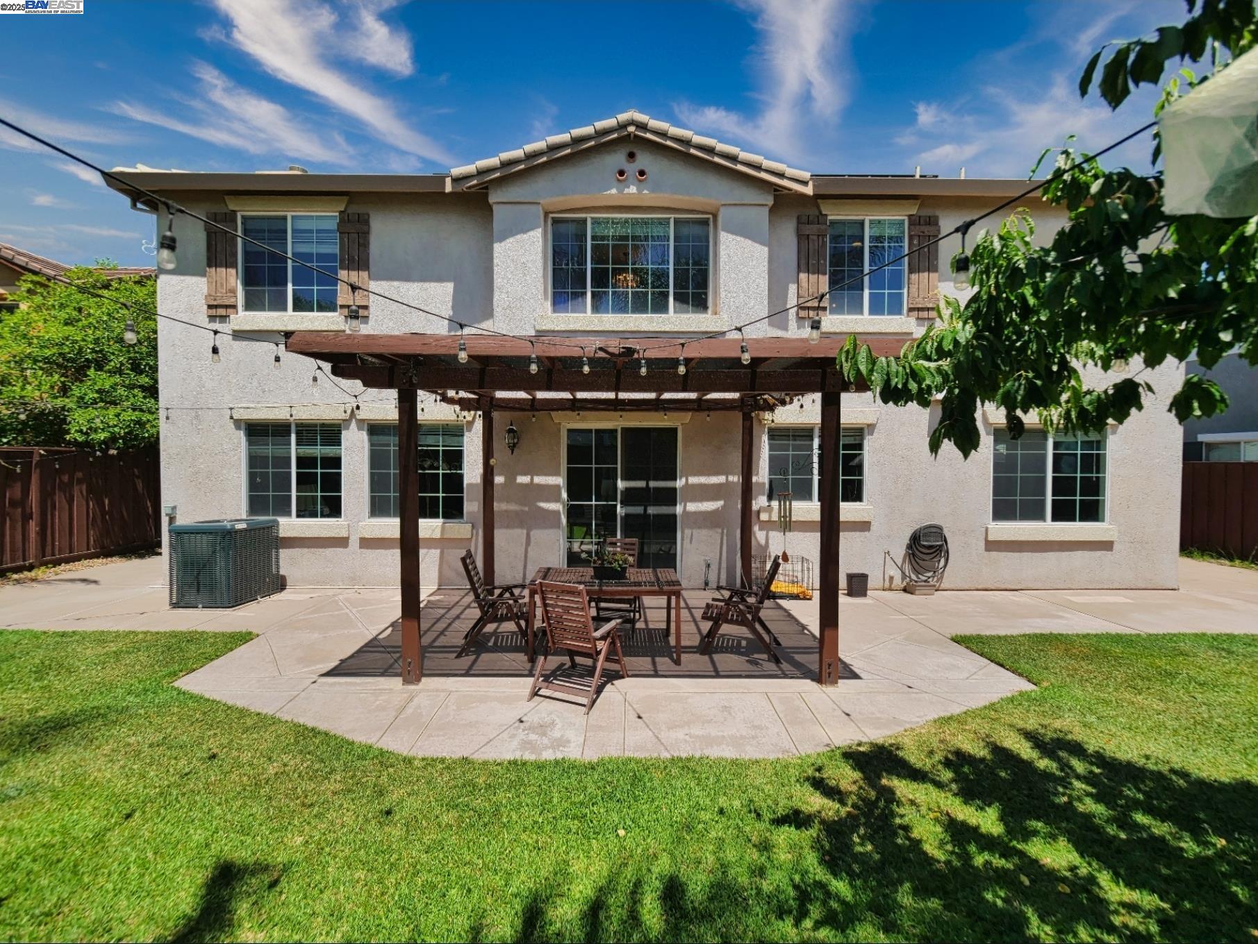 Detail Gallery Image 6 of 27 For 1242 Ne Tulloch, Tracy,  CA 95304 - 5 Beds | 3 Baths