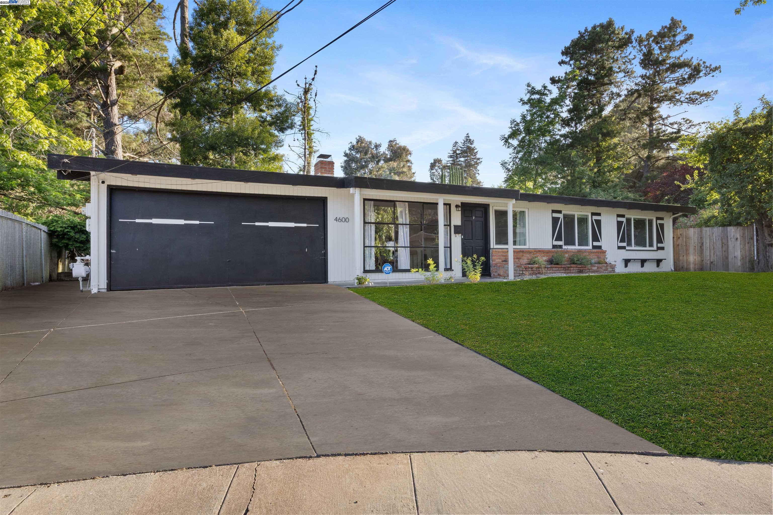 Detail Gallery Image 1 of 36 For 4600 Driftwood Ct, El Sobrante,  CA 94803 - 3 Beds | 2 Baths
