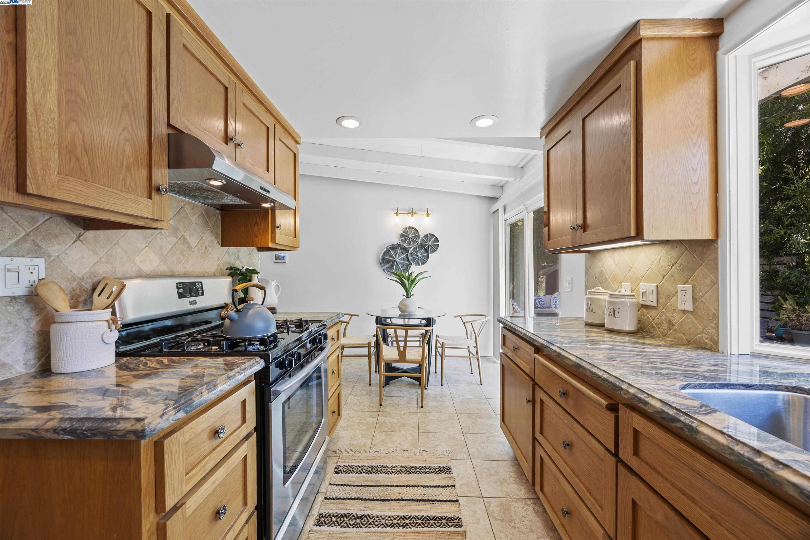 Detail Gallery Image 11 of 36 For 4600 Driftwood Ct, El Sobrante,  CA 94803 - 3 Beds | 2 Baths