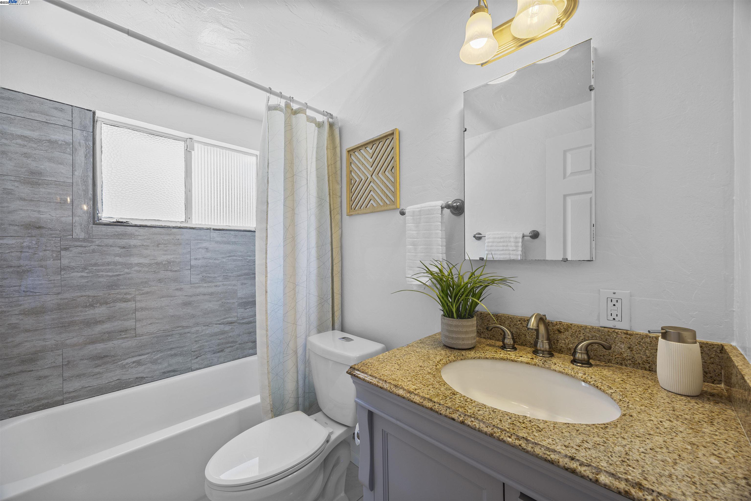 Detail Gallery Image 15 of 36 For 4600 Driftwood Ct, El Sobrante,  CA 94803 - 3 Beds | 2 Baths