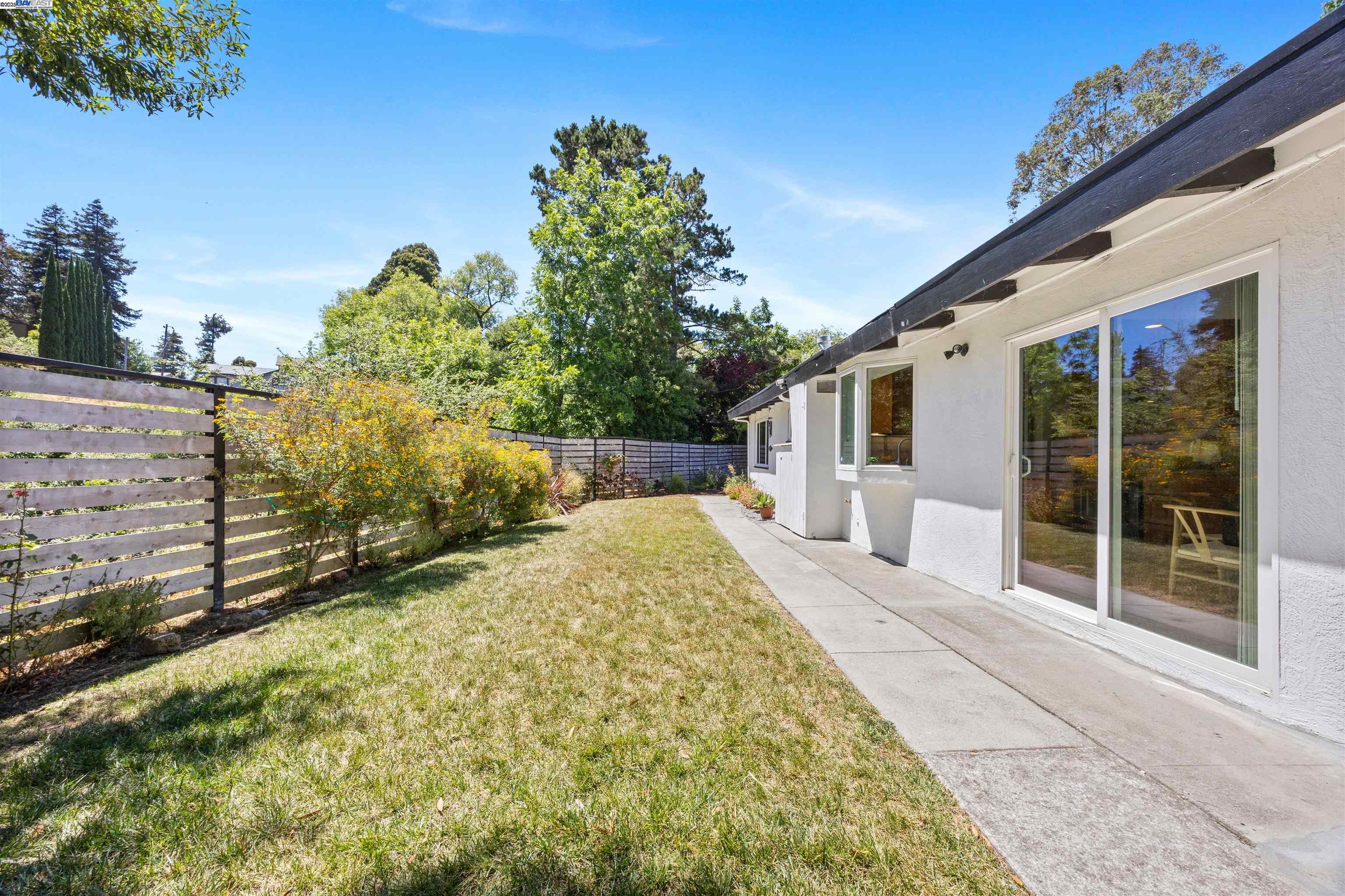 Detail Gallery Image 28 of 36 For 4600 Driftwood Ct, El Sobrante,  CA 94803 - 3 Beds | 2 Baths