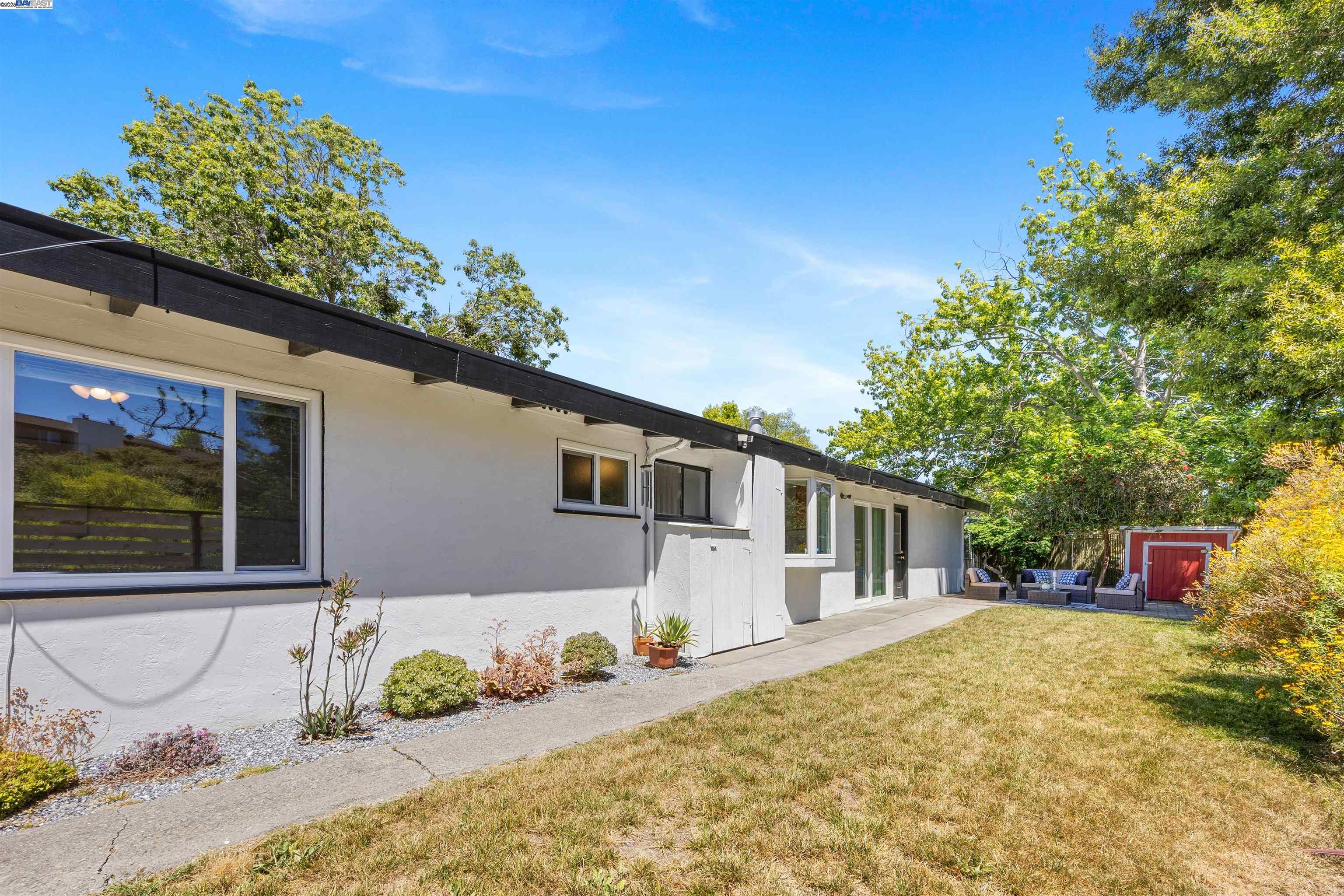 Detail Gallery Image 29 of 36 For 4600 Driftwood Ct, El Sobrante,  CA 94803 - 3 Beds | 2 Baths